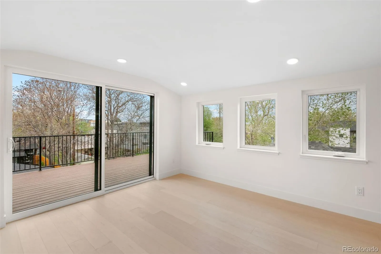 2135 S Sherman Street Denver CO 80210 MLS #REC2042363 05052026034624 1600 31