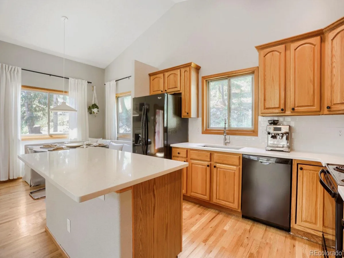 32292 Lodgepole Drive Evergreen CO 80439 | MLS #REC2044969 07062026172344 1200 3