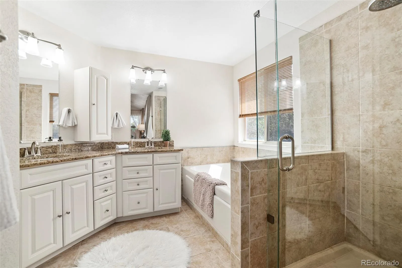 4297 S Jericho Street Aurora CO 80013 | MLS #REC2048880 09232026092134 1600 19
