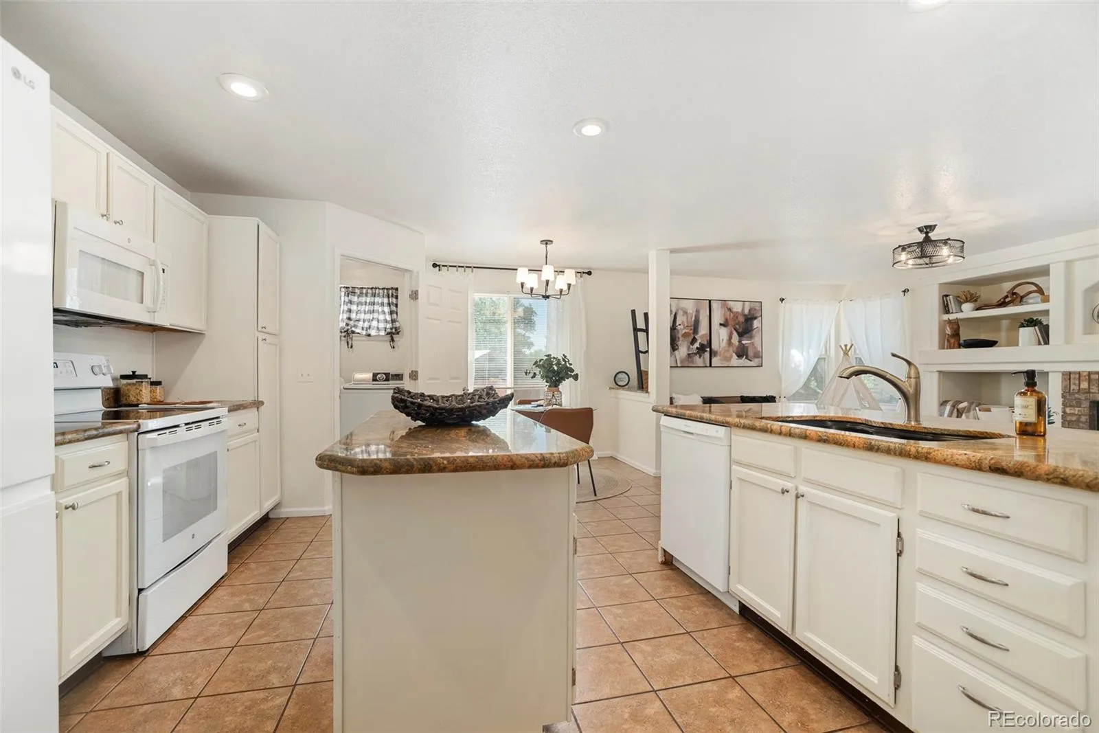 4297 S Jericho Street Aurora CO 80013 | MLS #REC2048880 09232026092134 1600 8