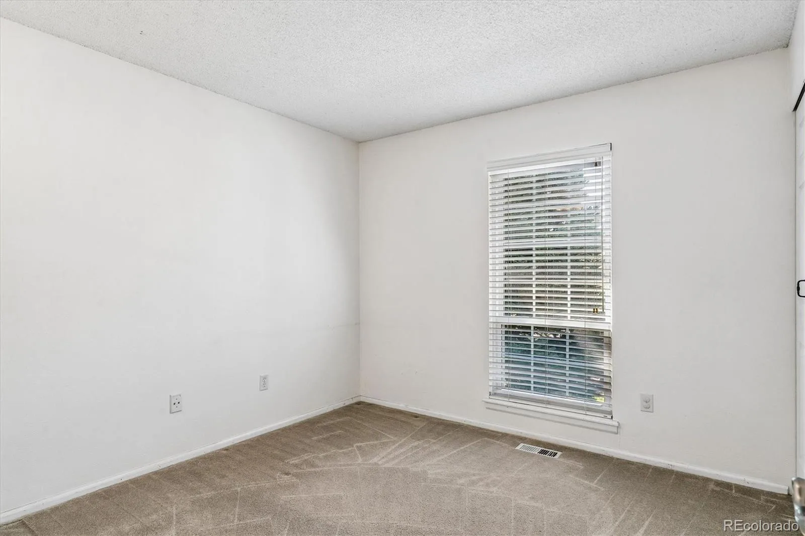 10235 W Glasgow Avenue Littleton CO 80127 | MLS #REC2050045 08272026140305 1600 14