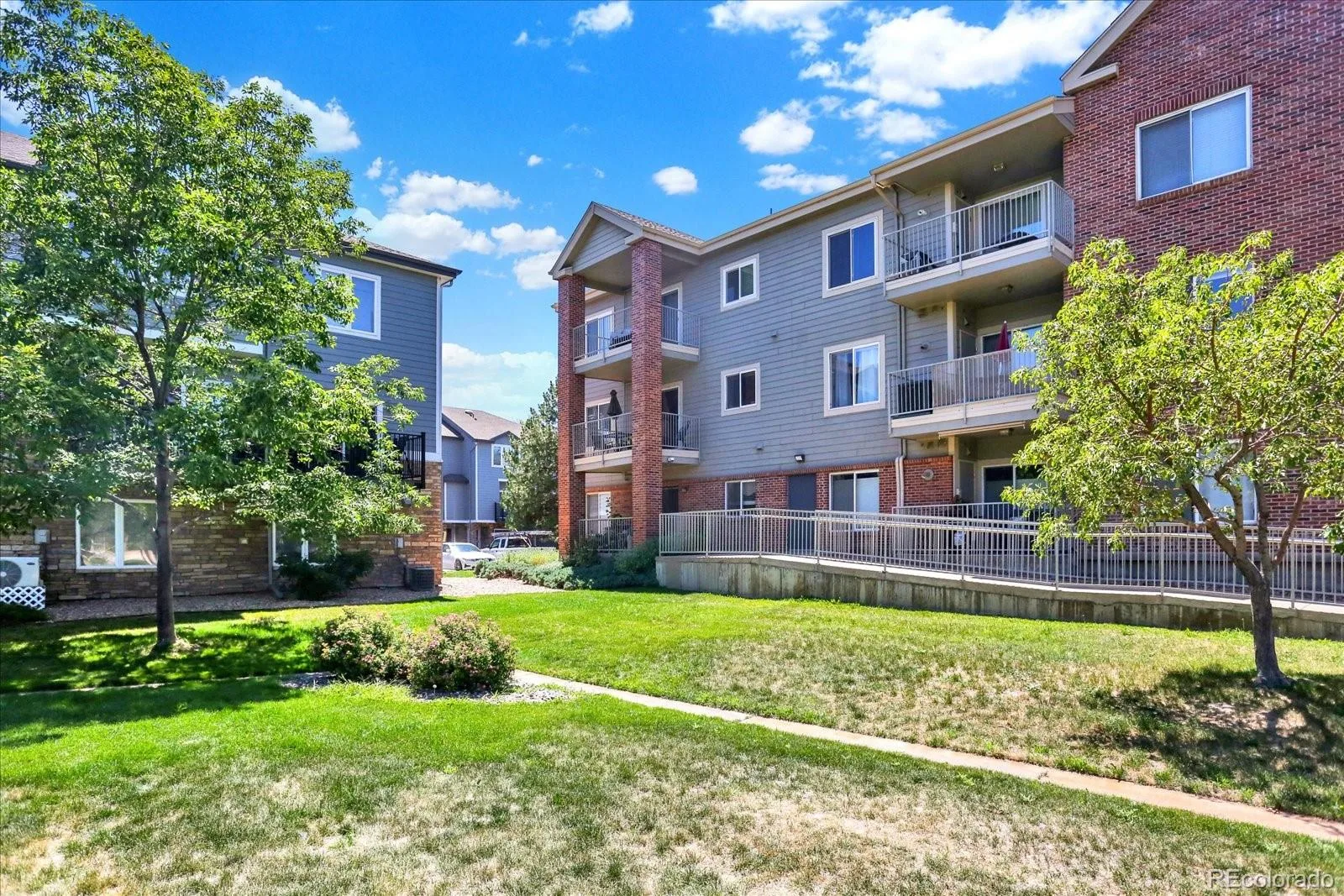 2895 W Riverwalk Circle #215 Littleton CO 80123 | MLS #REC2050918 07292026202507 1600 24