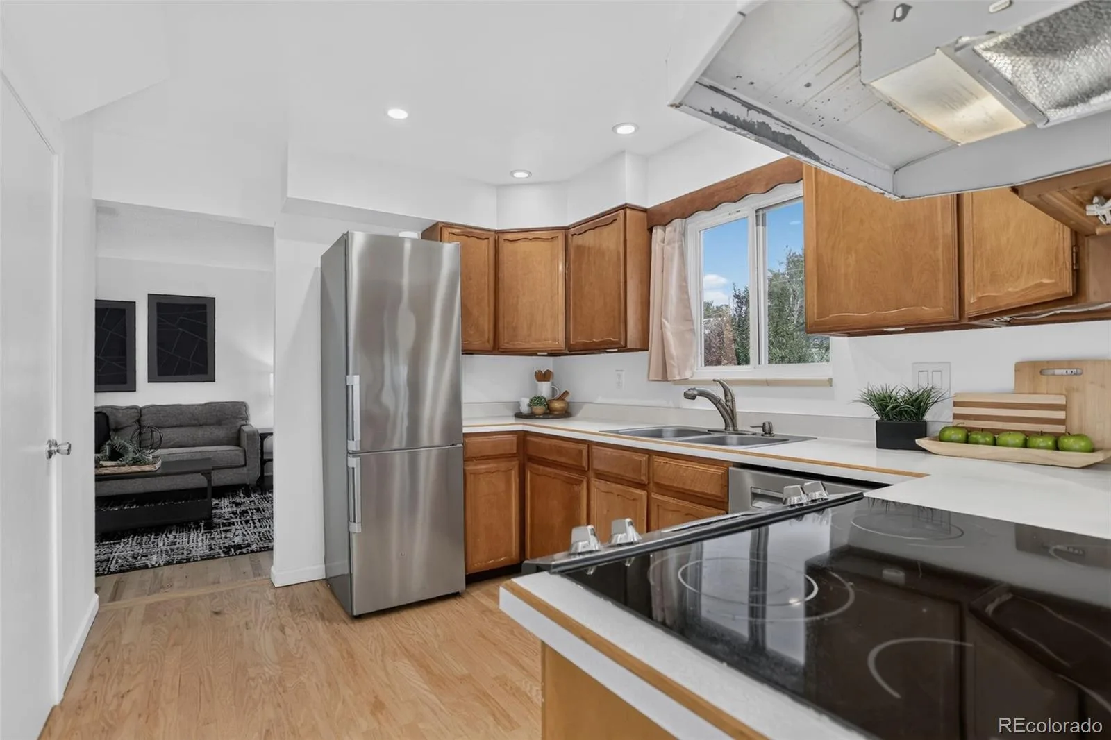 8855 W Colorado Place Lakewood CO 80232 | MLS #REC2055701 09282026145534 1600 14