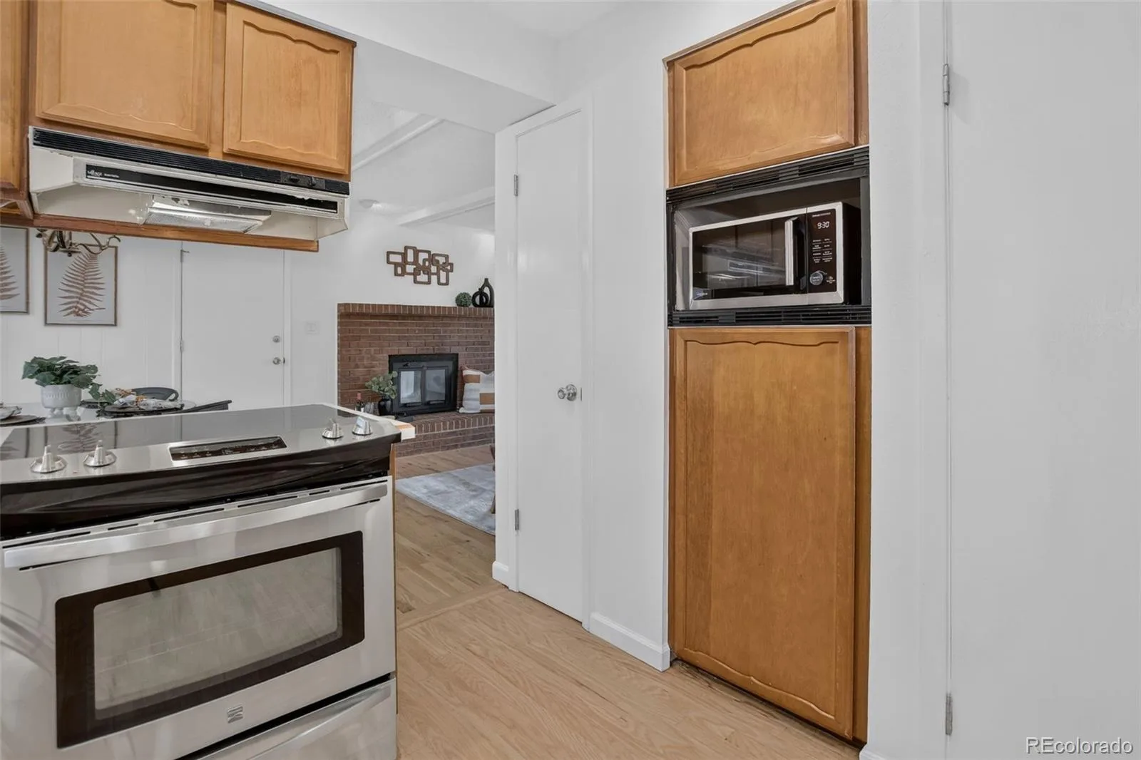 8855 W Colorado Place Lakewood CO 80232 | MLS #REC2055701 09282026145534 1600 16