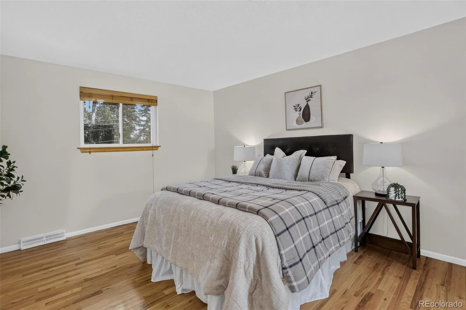 8855 W Colorado Place Lakewood CO 80232 | MLS #REC2055701 09282026145534 1600 18
