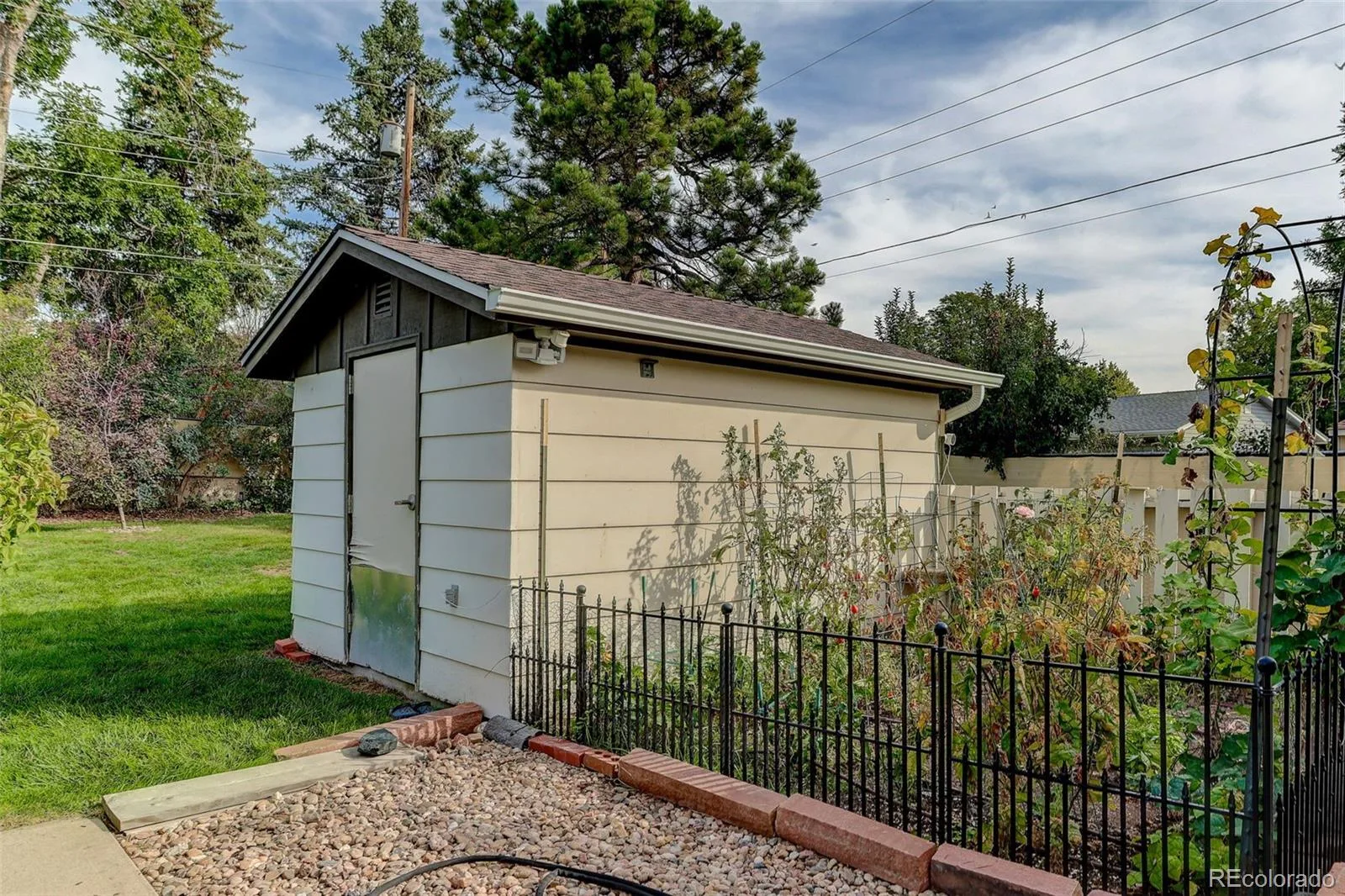 8855 W Colorado Place Lakewood CO 80232 | MLS #REC2055701 09282026145534 1600 39
