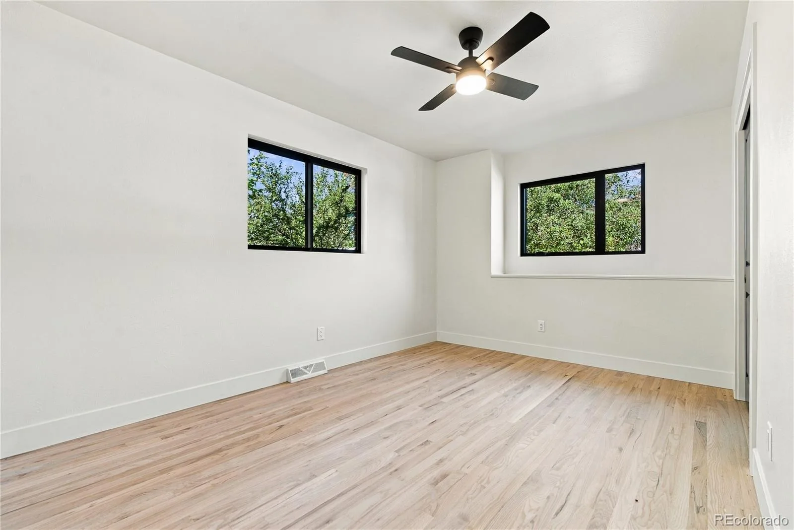 3442 E Costilla Avenue Centennial CO 80122 | MLS #REC2056205 09242026183039 1600 19