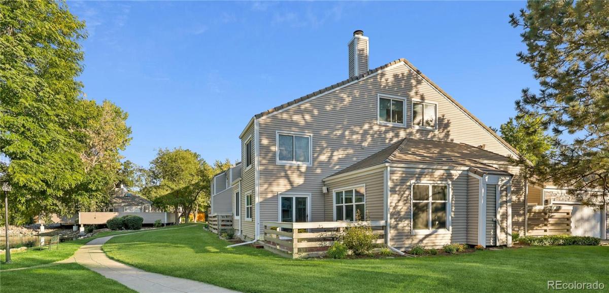 2290 S Yosemite Circle Denver CO 80231 | MLS #REC2058350 MLS #REC2058350 image #0