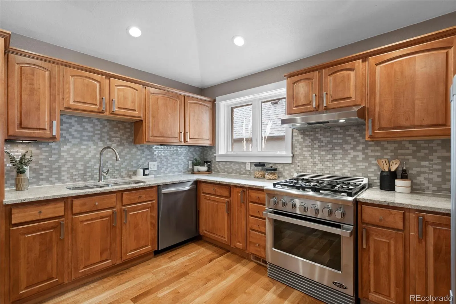 04102026194710 1600 21