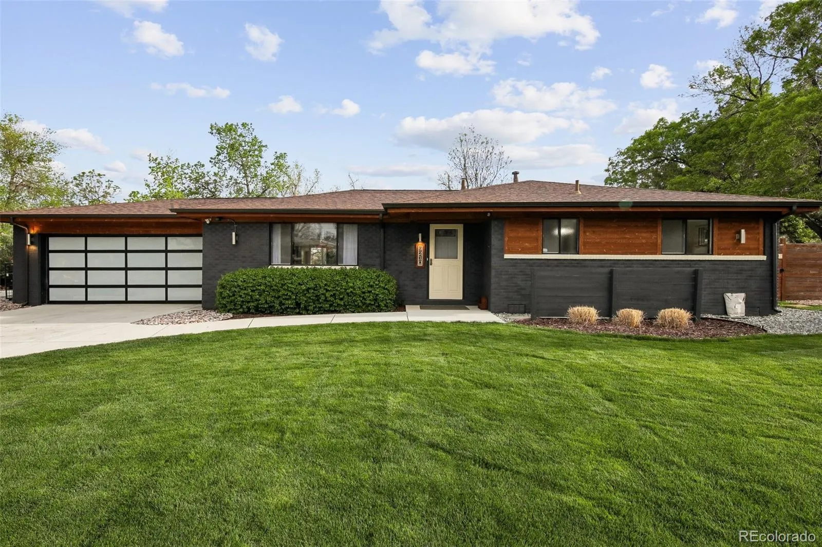 04152026215723 1600 0