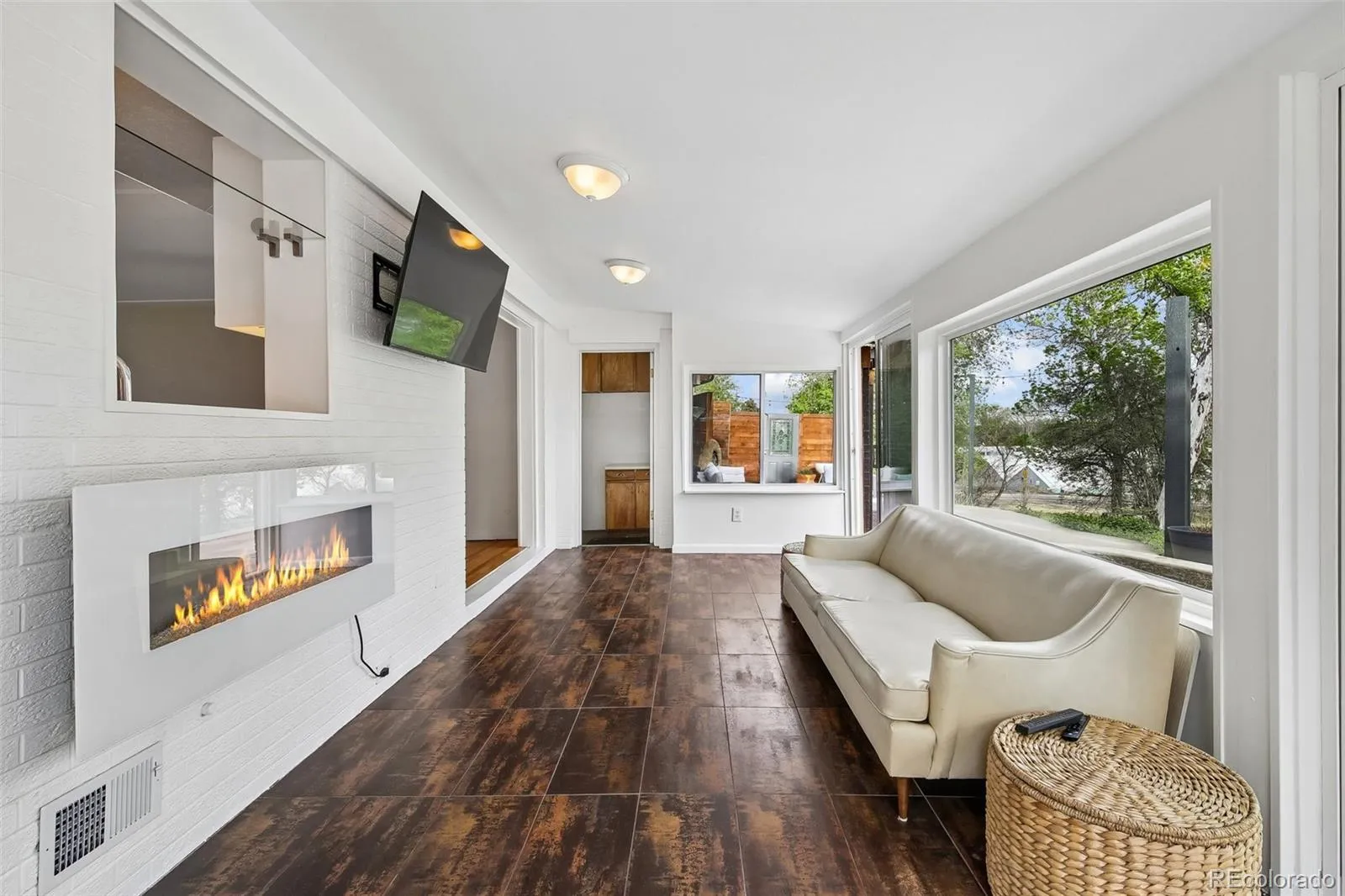 04152026215723 1600 9