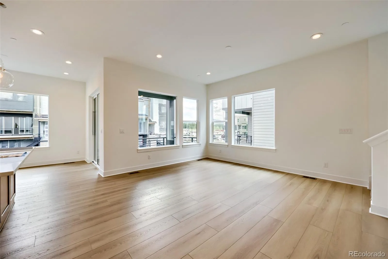 3461 W Elmhurst Avenue Littleton CO 80120 | MLS #REC2063105 08222026223335 1600 1
