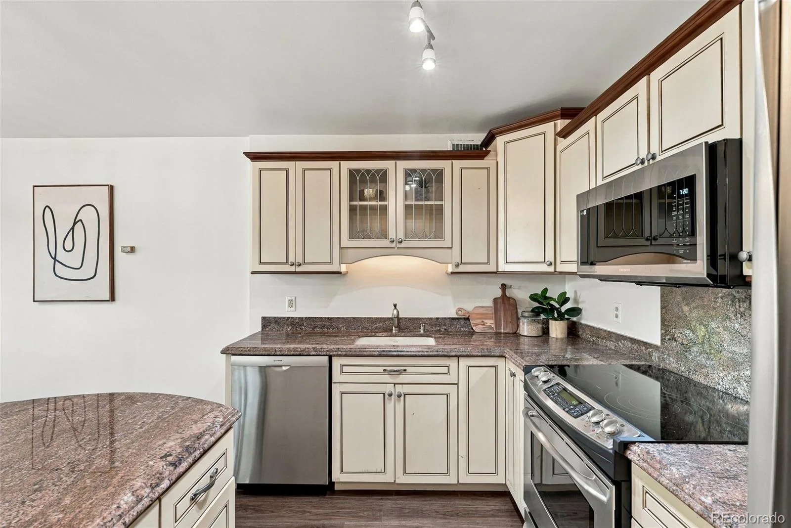 1223 Race Street #302 Denver CO 80206 | MLS #REC2068772 09252026175220 1600 27
