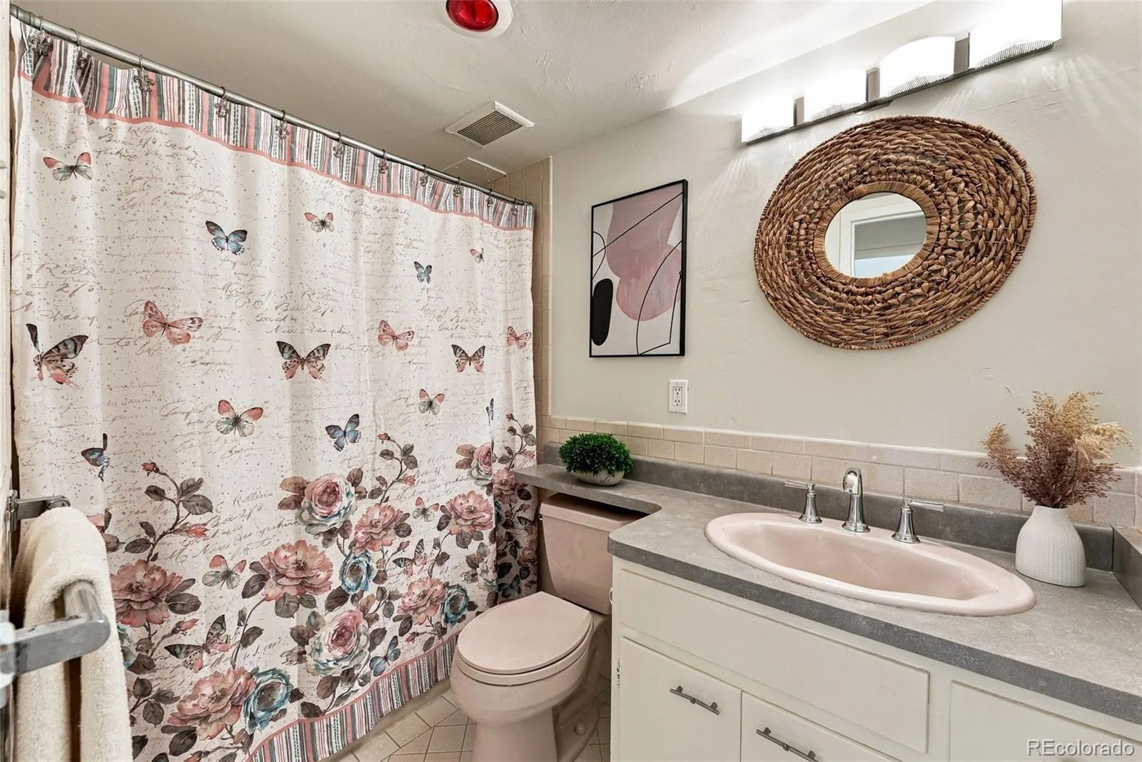 1223 Race Street #302 Denver CO 80206 | MLS #REC2068772 09252026175220 1600 36