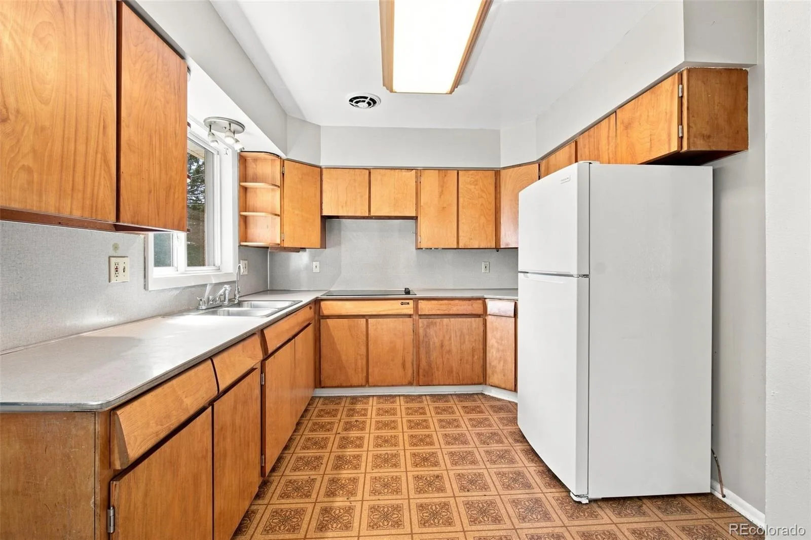 3250 Santa Anita Drive Englewood CO 80110 | MLS #REC2072268 08142026213305 1600 11