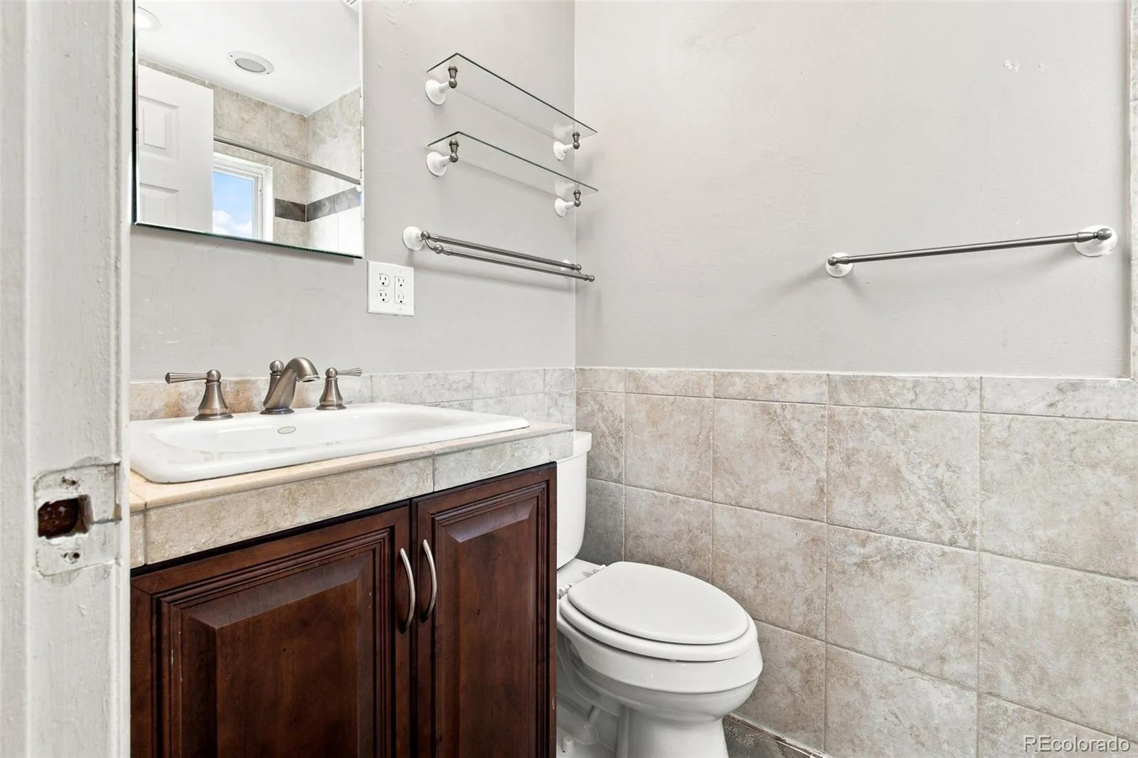 3250 Santa Anita Drive Englewood CO 80110 | MLS #REC2072268 08142026213305 1600 21