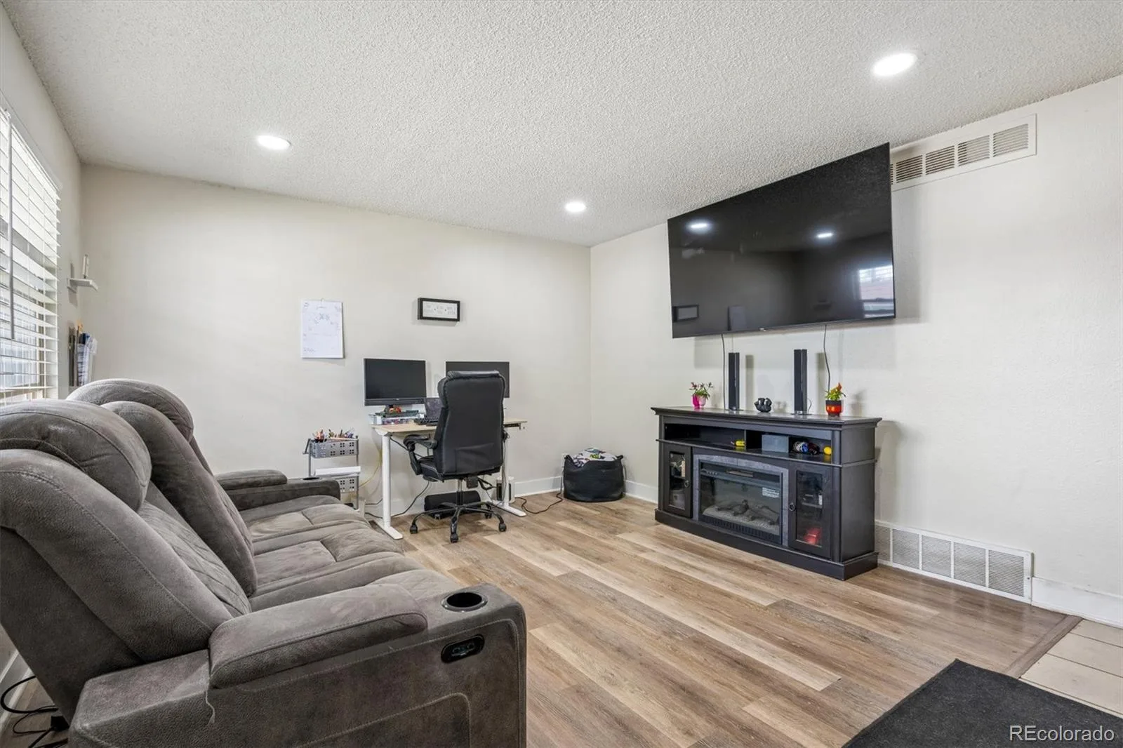 14742 Randolph Place Denver CO 80239 | MLS #REC2081322 06092026074139 1600 14