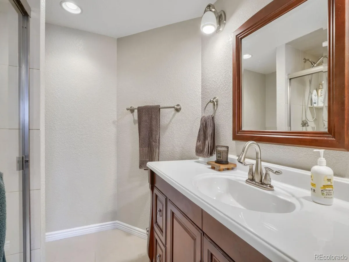 7560 S Biloxi Court Aurora CO 80016 | MLS #REC2081447 08202026055533 1200 24