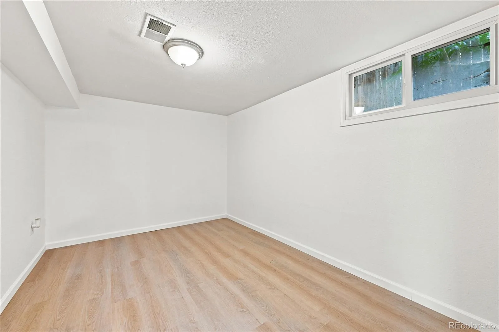 4774 Pennsylvania Street Denver CO 80216 | MLS #REC2083372 09302026042943 1600 15