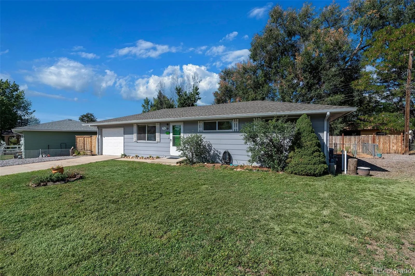 9 Elizabeth Court Longmont CO 80501 | MLS #REC2085384 08192026174406 1600 1