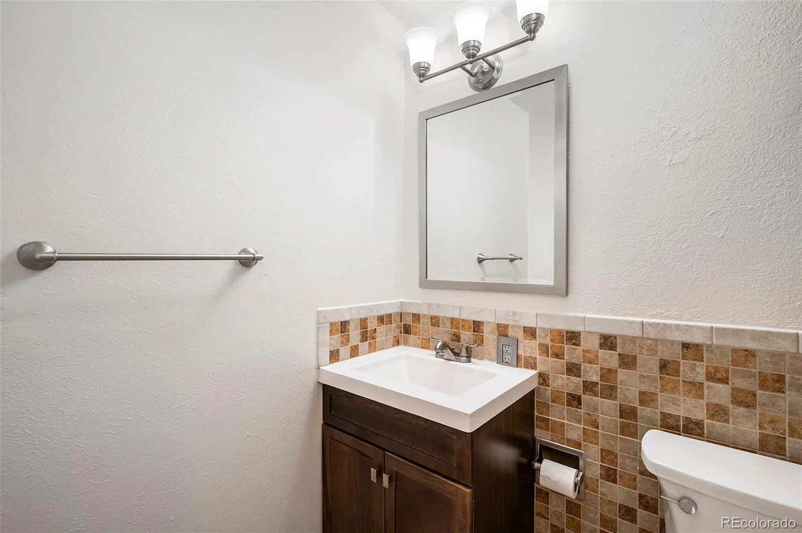 9 Elizabeth Court Longmont CO 80501 | MLS #REC2085384 08192026174406 1600 14