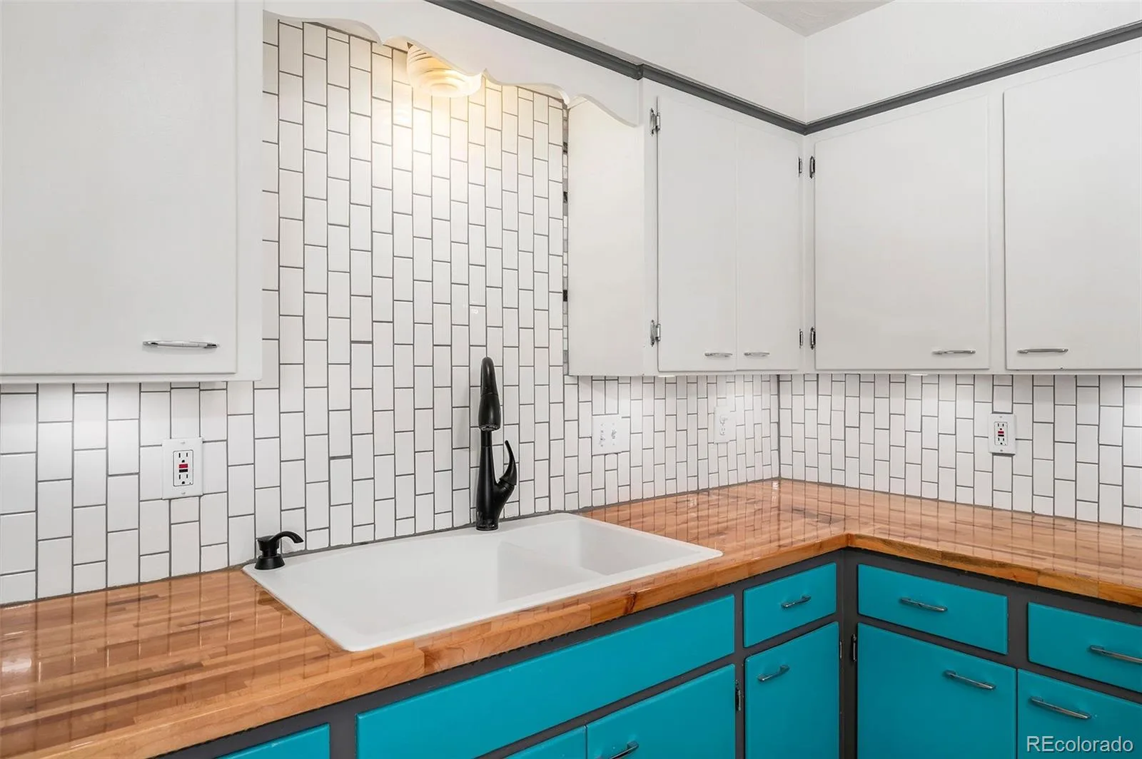 9 Elizabeth Court Longmont CO 80501 | MLS #REC2085384 08192026174406 1600 9