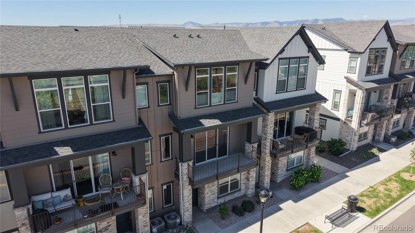 11842 W 52nd Avenue Wheat Ridge CO 80033 | MLS #REC2085942 07172026193541 1600 27