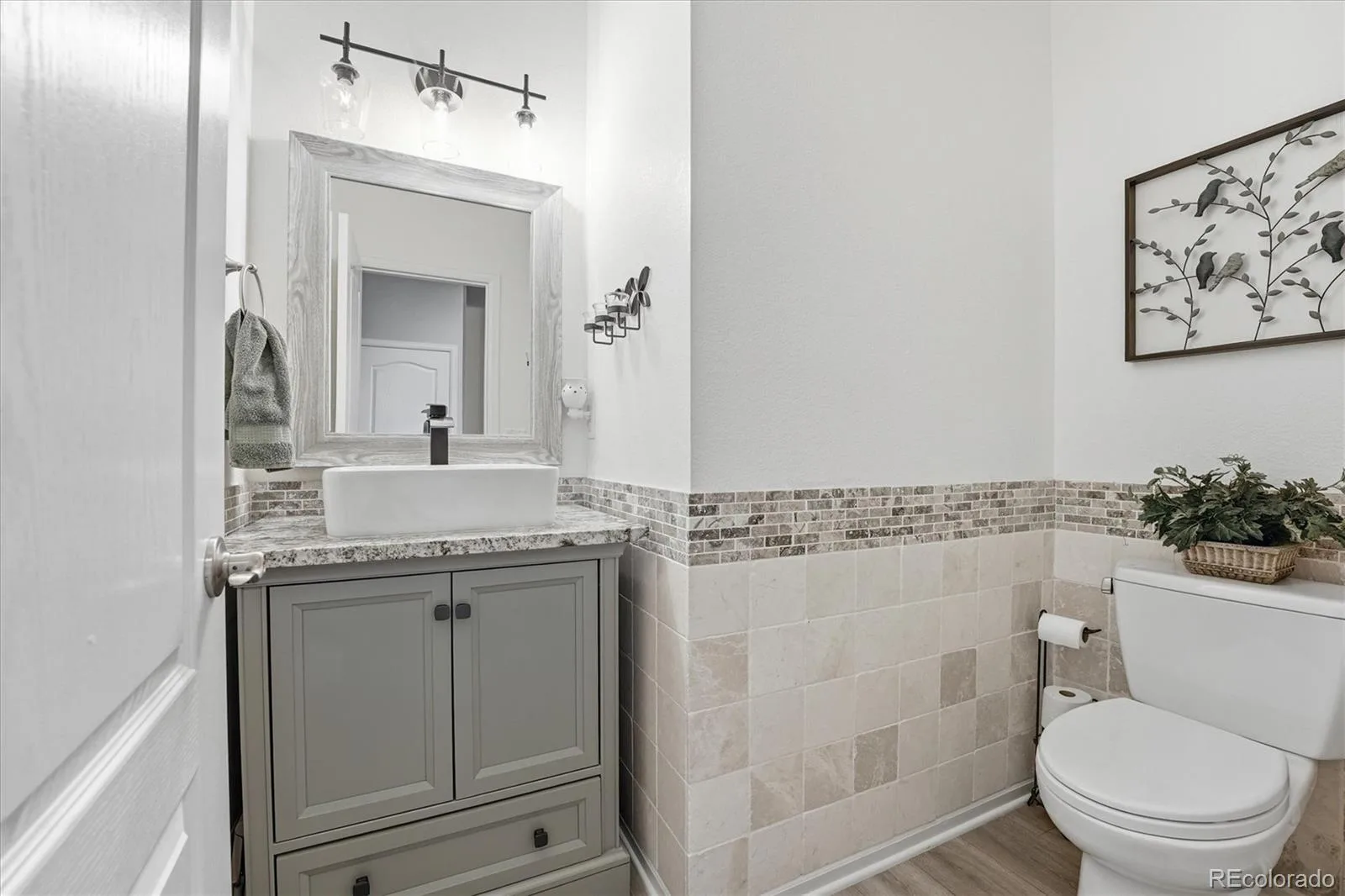 6867 S Duquesne Court Aurora CO 80016 MLS #REC2089878 06092026080350 1600 24