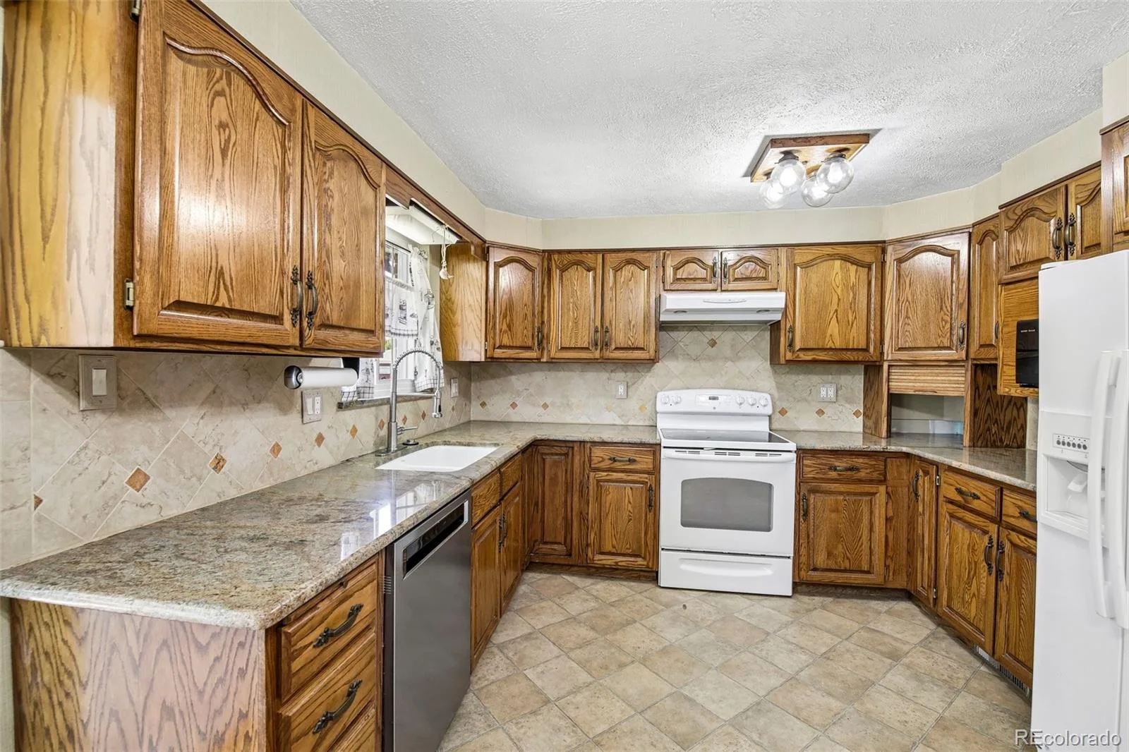 1694 S Balsam Street Lakewood CO 80232 | MLS #REC2090811 10182026052715 1600 10