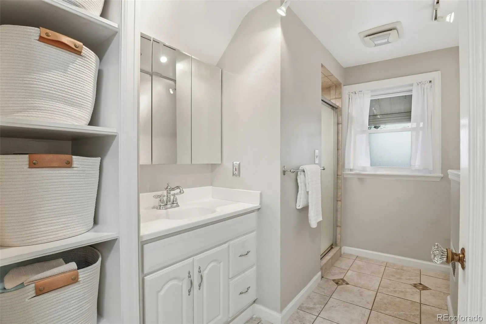 3339 W Moncrieff Place Denver CO 80211 MLS #REC2095957 04302026182708 1600 23