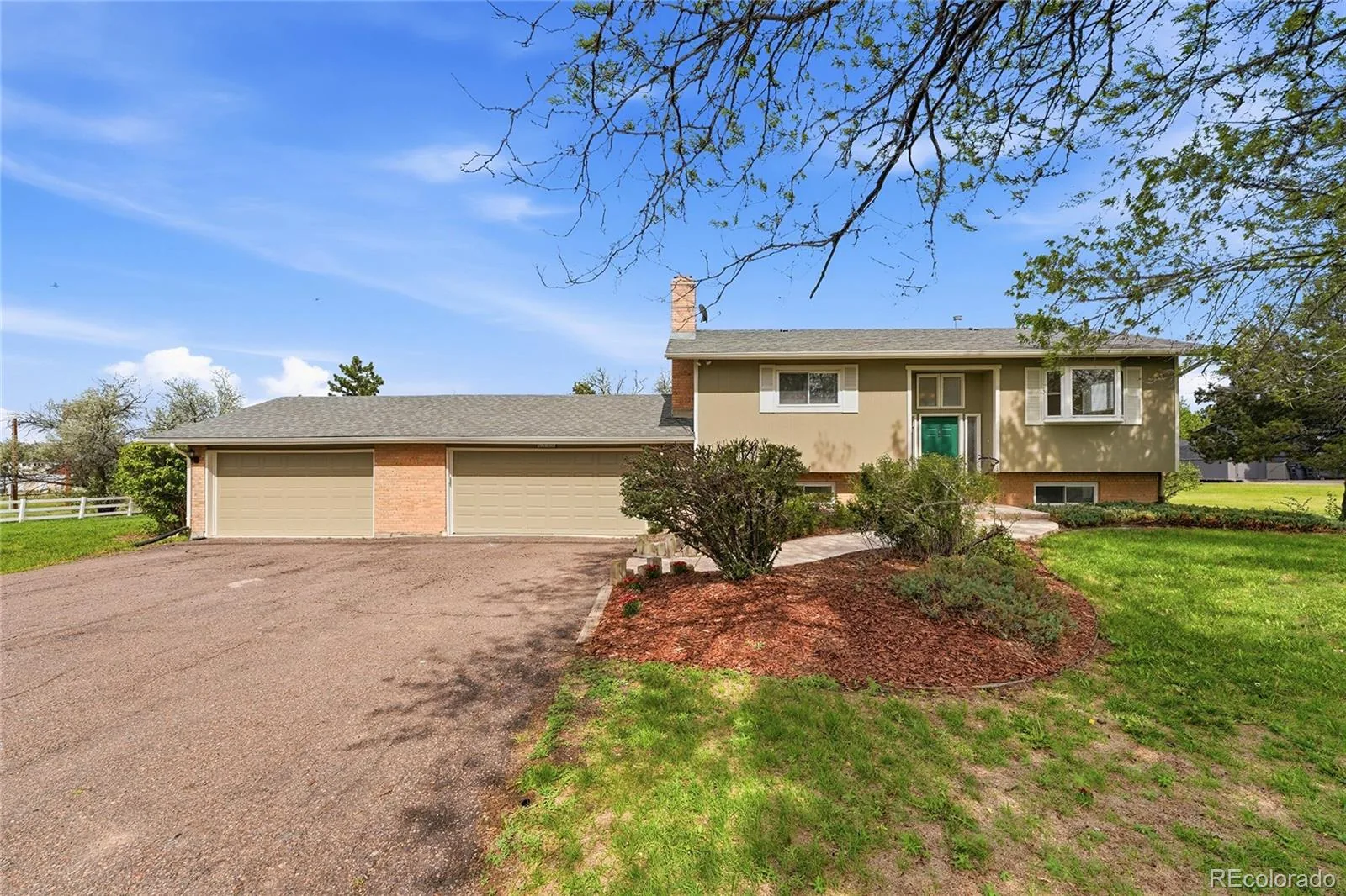 6966 S Gibraltar Street Centennial CO 80016 | MLS #REC2096372 09222026165120 1600 1