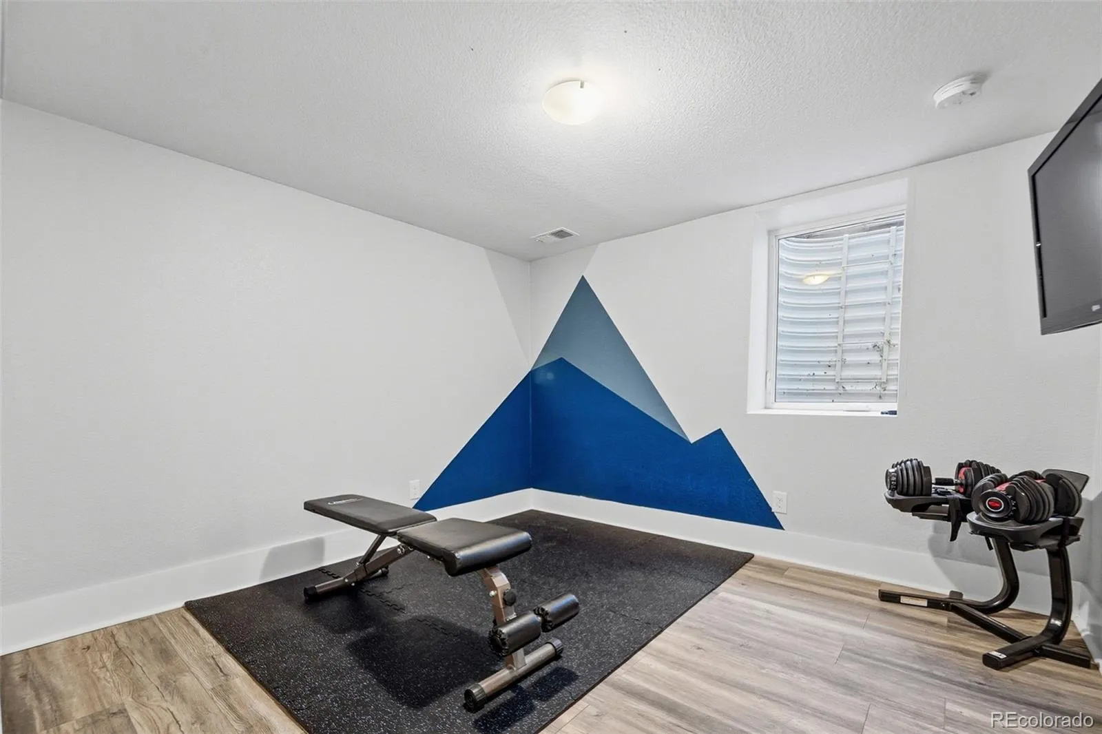 980 Elm Street Denver CO 80220 MLS #REC2098647 05032026192227 1600 33