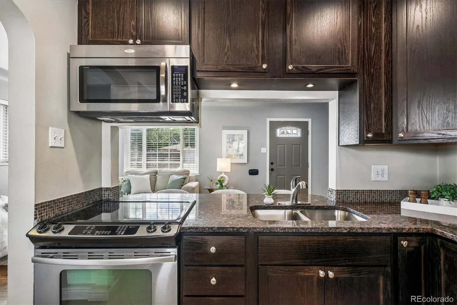 3230 Magnolia Street Denver CO 80207 | MLS #REC2099104 08052026174315 1600 11