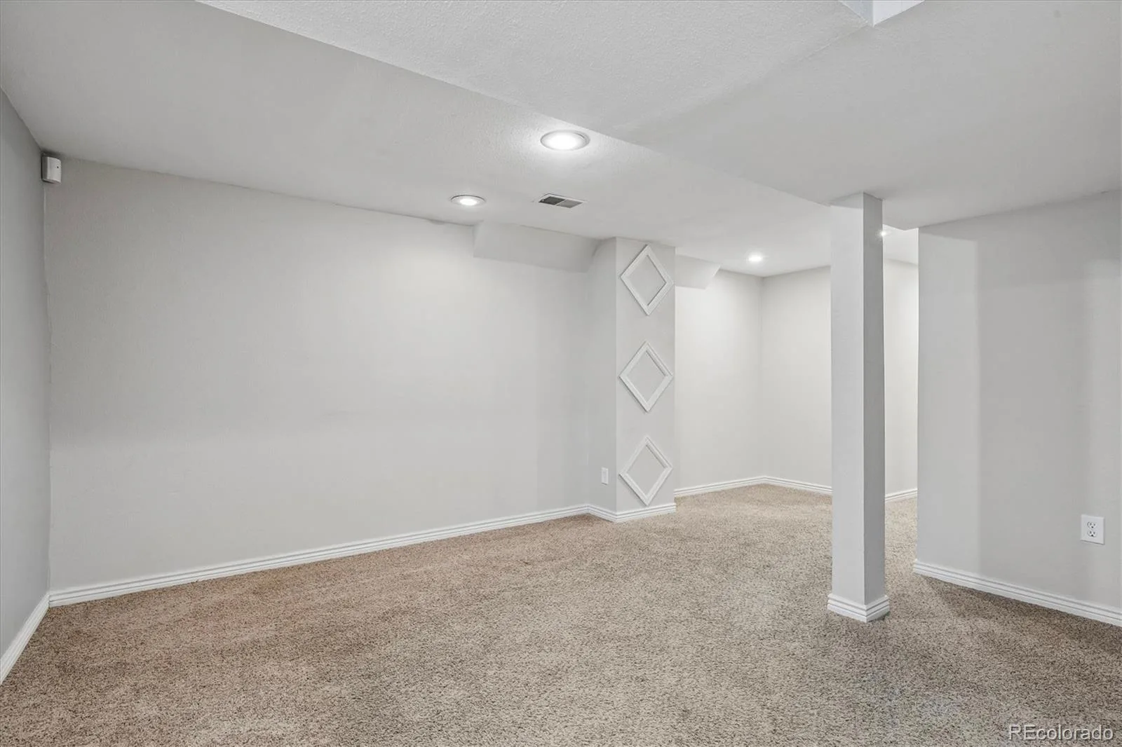 3230 Magnolia Street Denver CO 80207 | MLS #REC2099104 08052026174315 1600 18