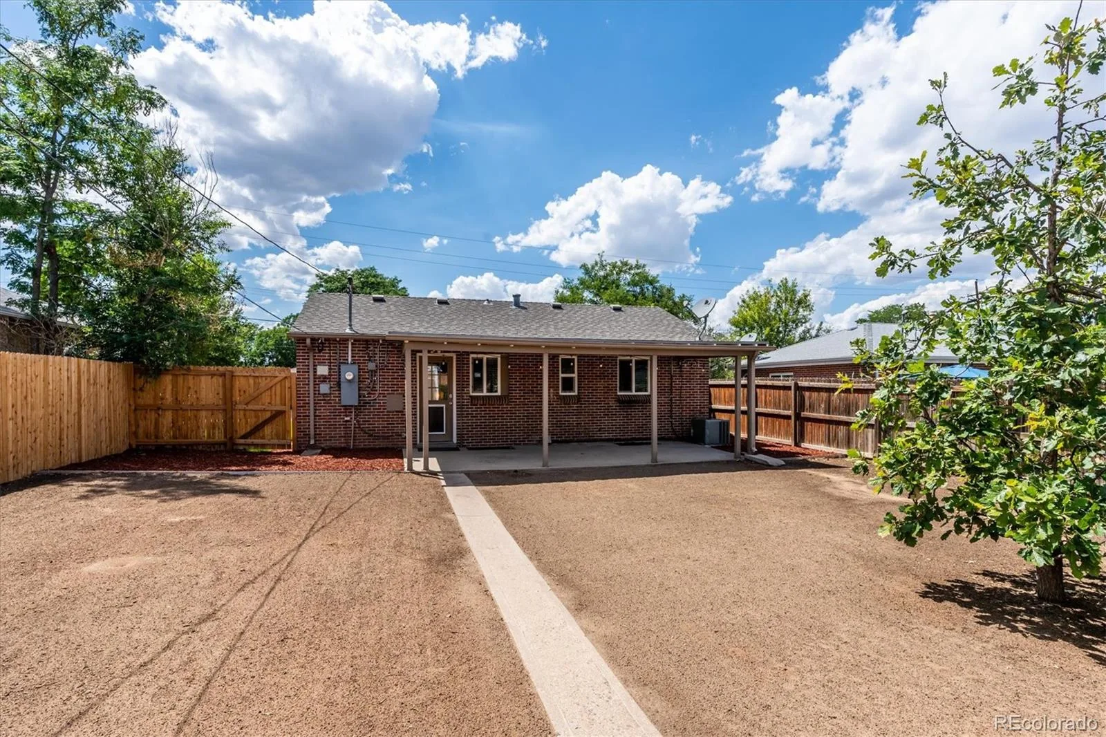 3230 Magnolia Street Denver CO 80207 | MLS #REC2099104 08052026174315 1600 27