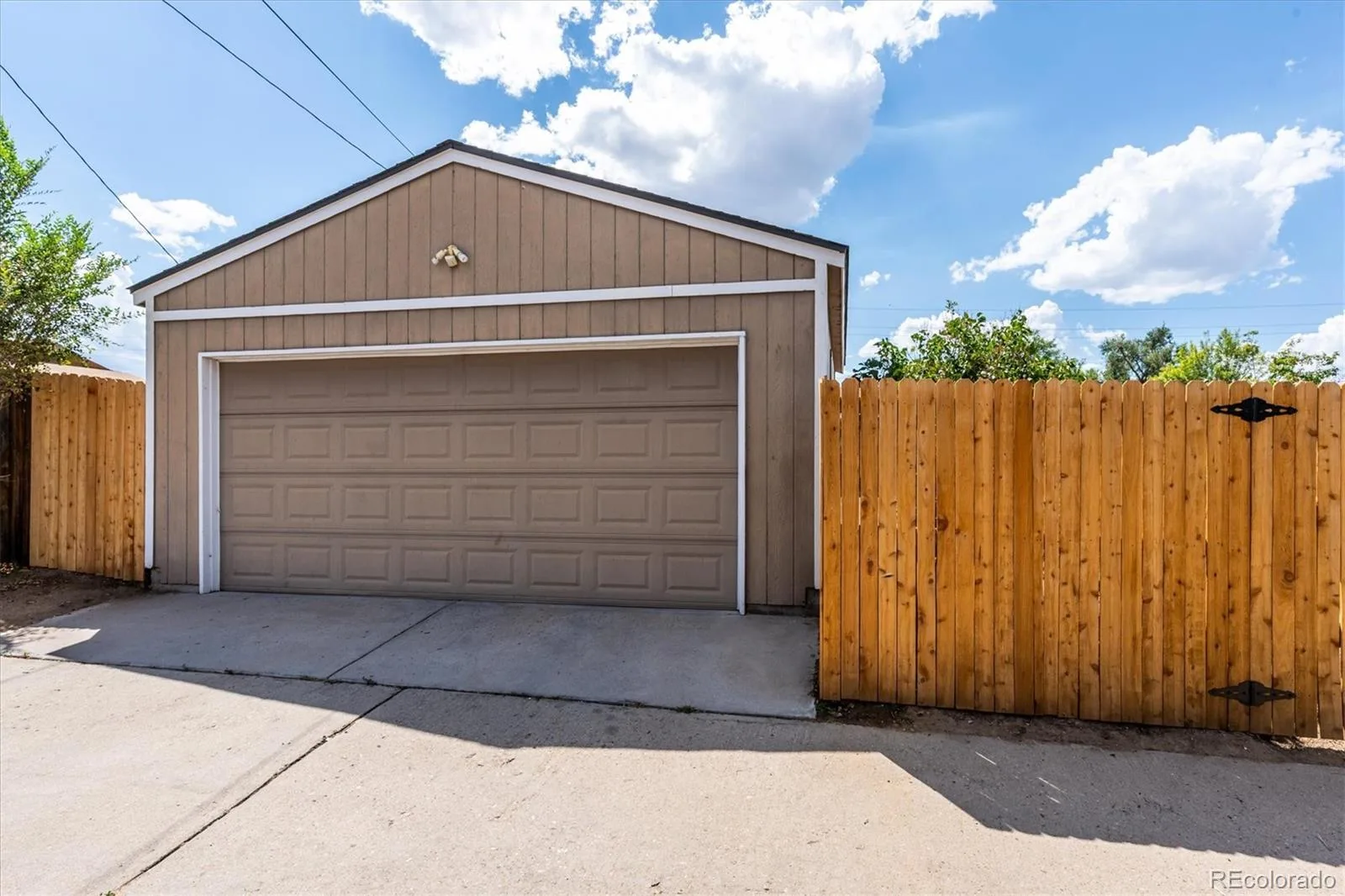 3230 Magnolia Street Denver CO 80207 | MLS #REC2099104 08052026174315 1600 30