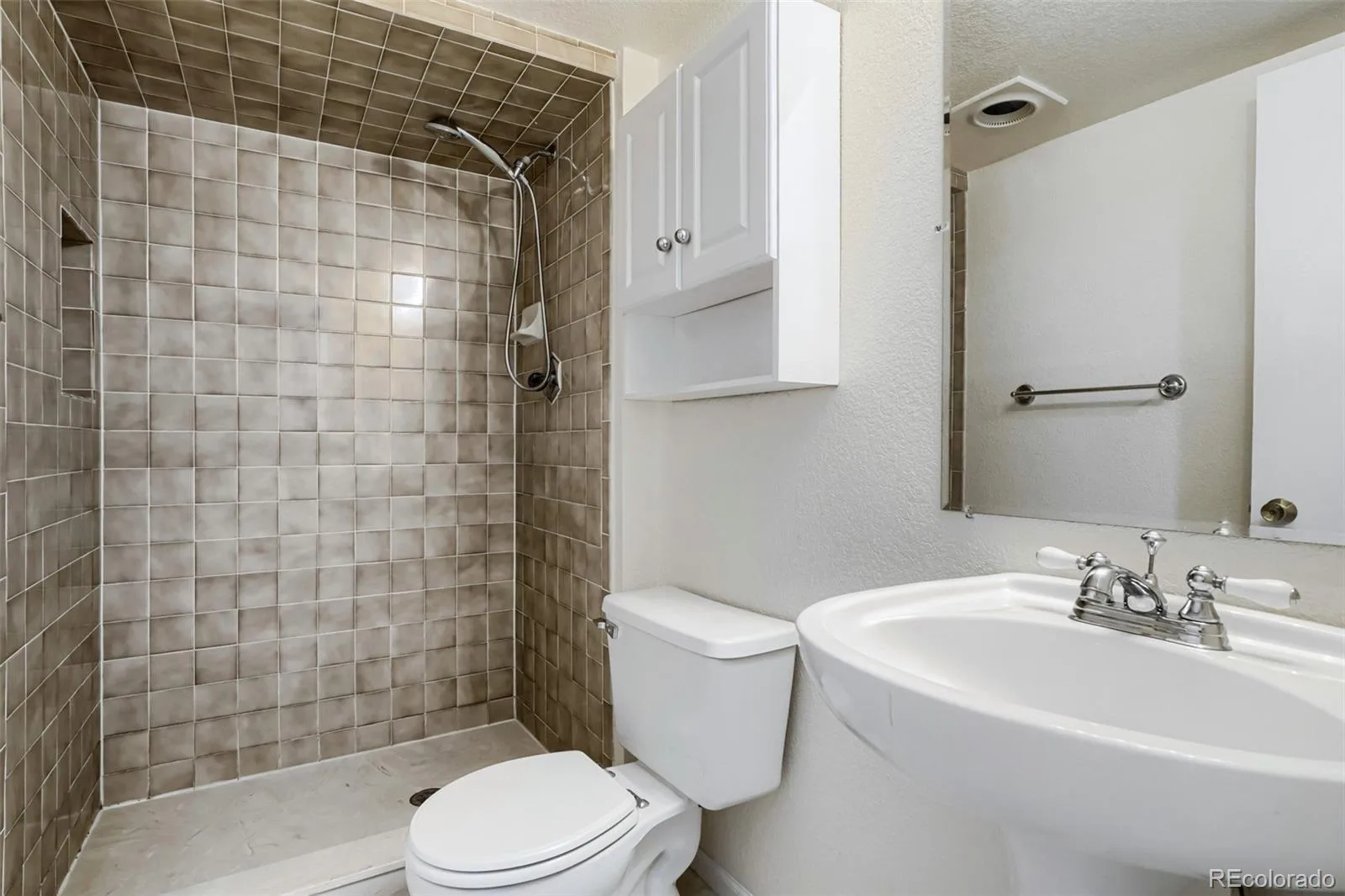 4292 S Fairplay Circle #C Aurora CO 80014 MLS #REC2099641 06142026161712 1600 23