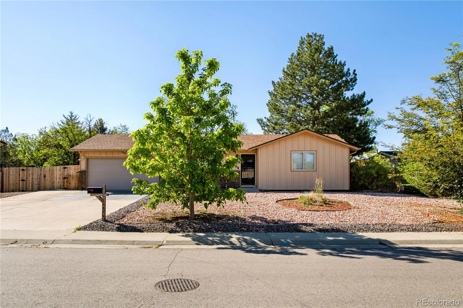16474 E 7th Avenue Aurora CO 80011 MLS #REC2100014 06302026182639 1600 1