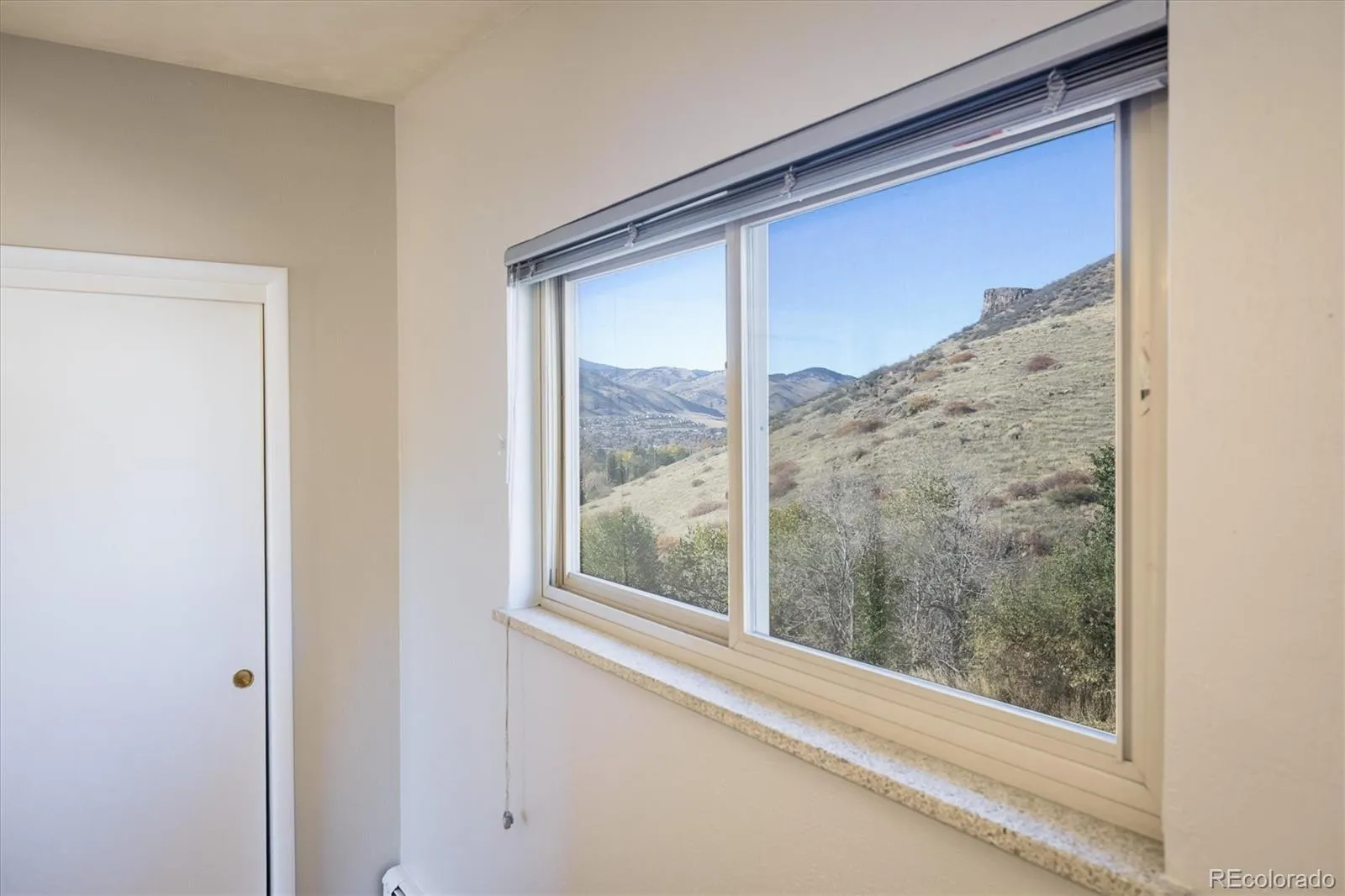 215 Lookout View Court Golden CO 80401 MLS #REC2101680 05092026031124 1600 19