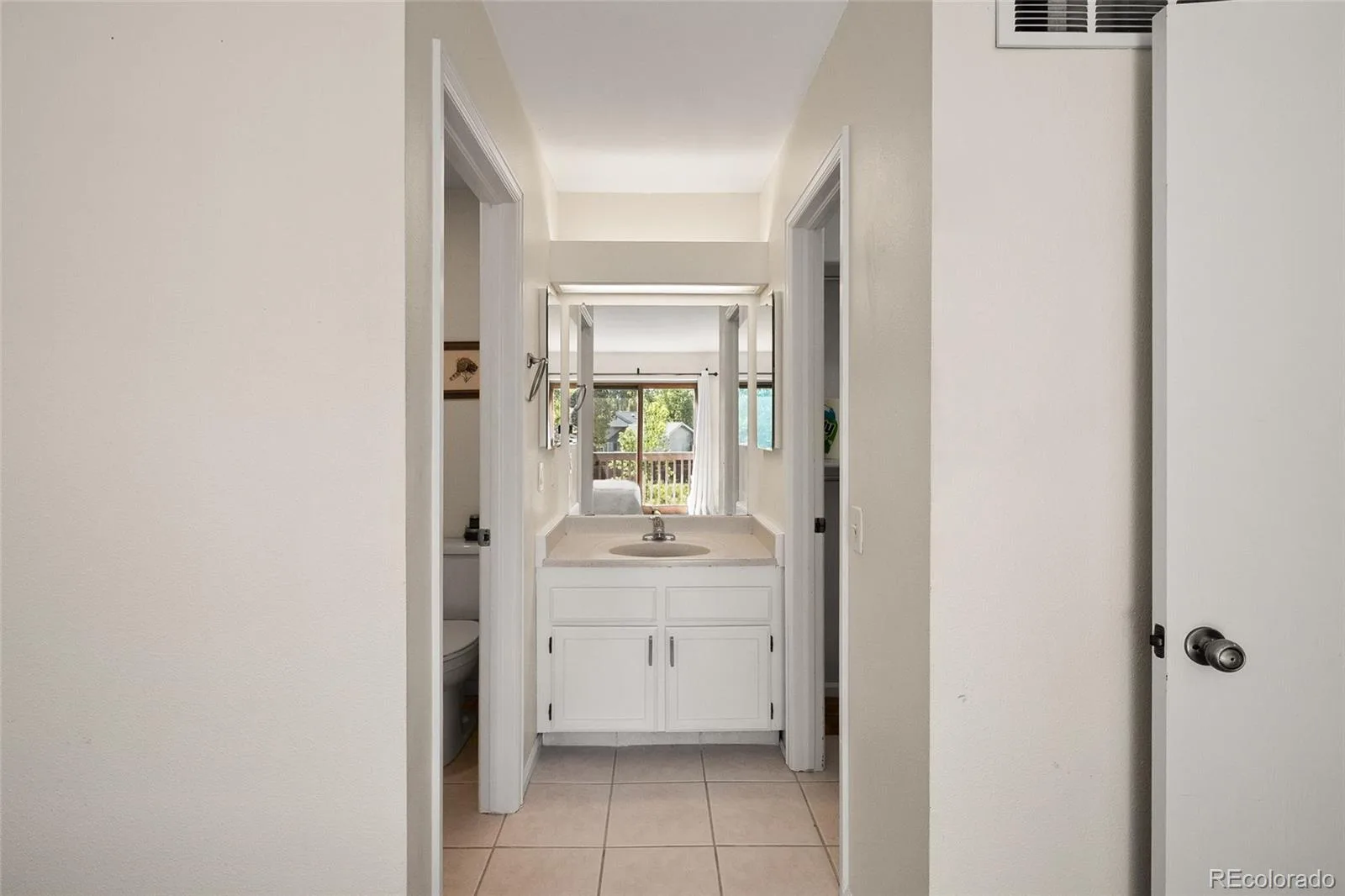 7096 E Dry Creek Circle Centennial CO 80112 | MLS #REC2102346 06032026183516 1600 18