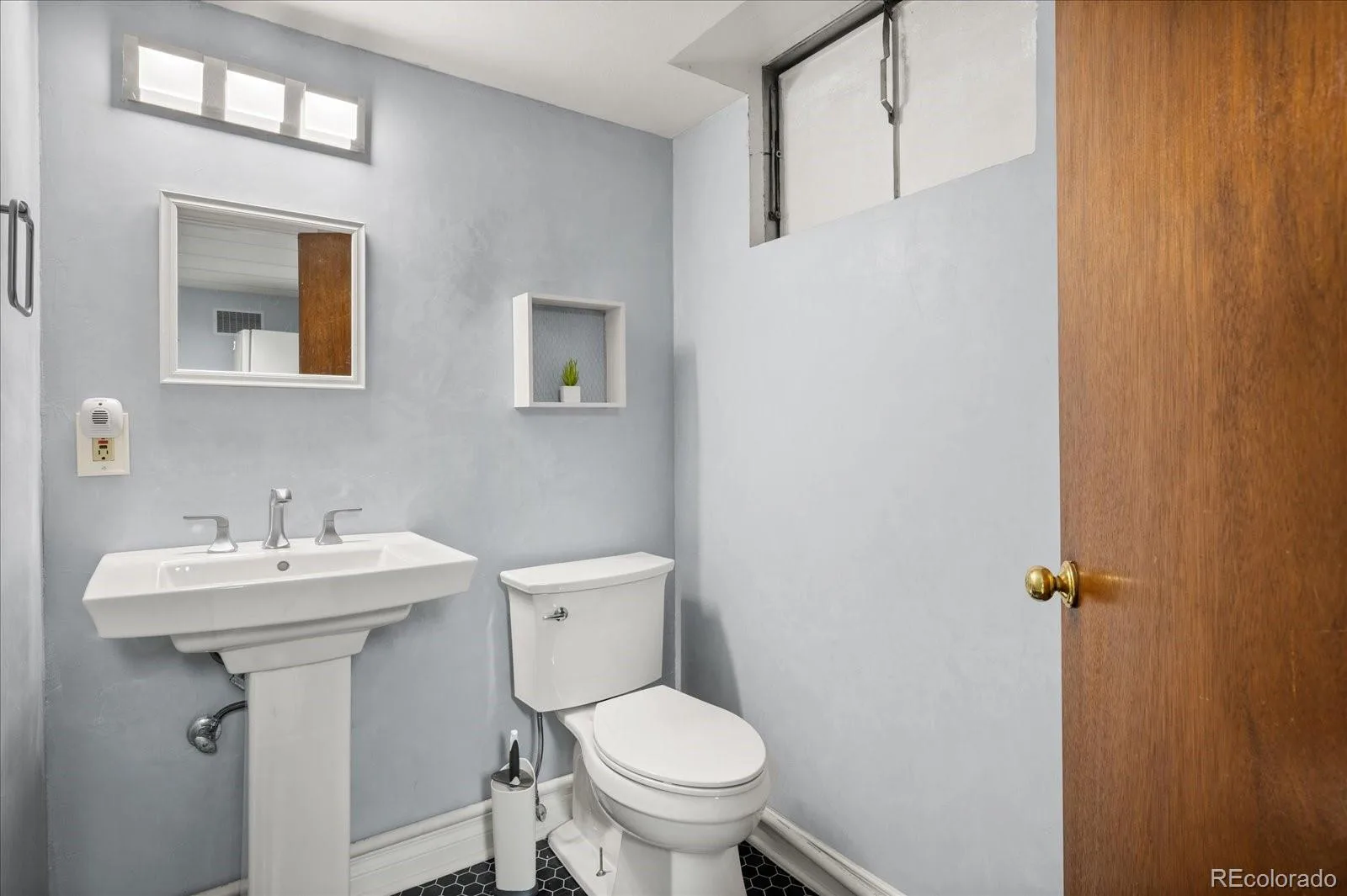 6797 Lee Street Arvada CO 80004 MLS #REC2108575 06172026022102 1600 18