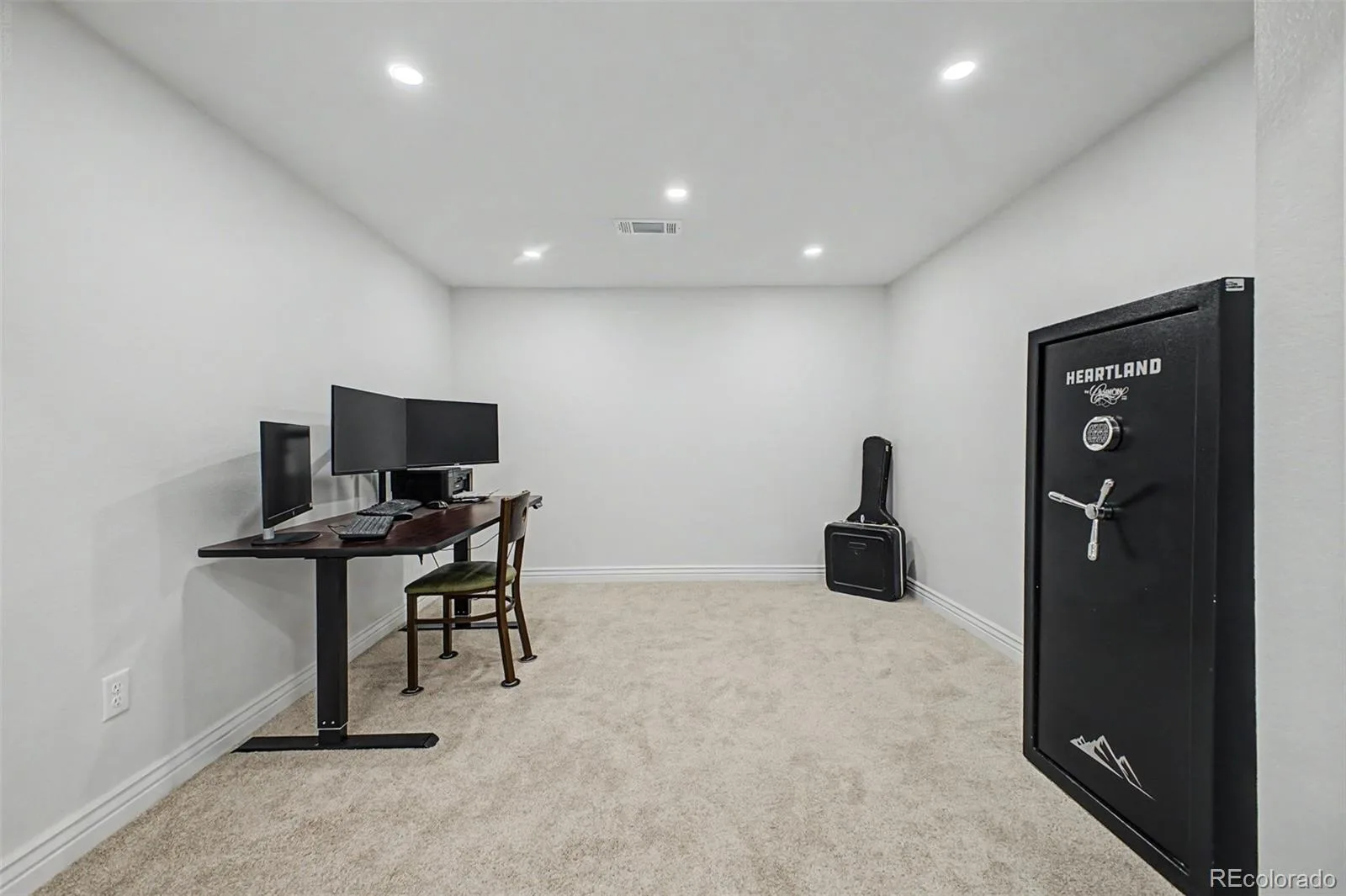 1571 S Krameria Street Denver CO 80224 | MLS #REC2108684 08192026134614 1600 32