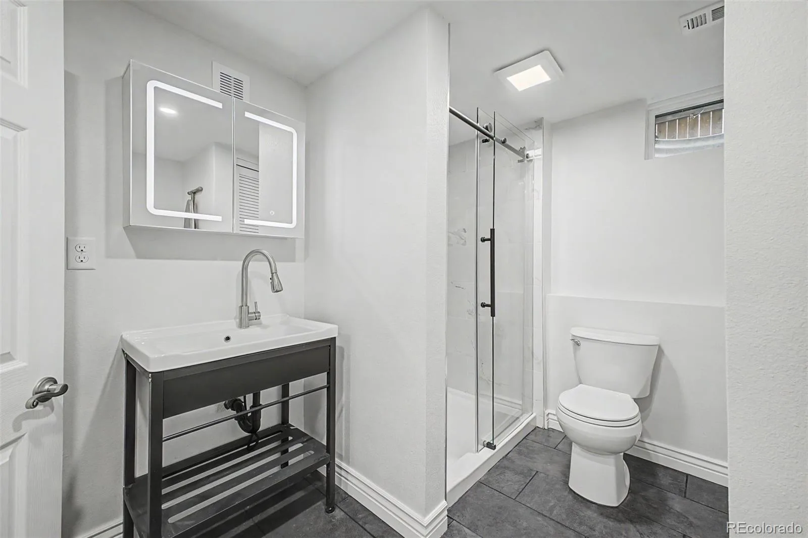 1571 S Krameria Street Denver CO 80224 | MLS #REC2108684 08192026134614 1600 34
