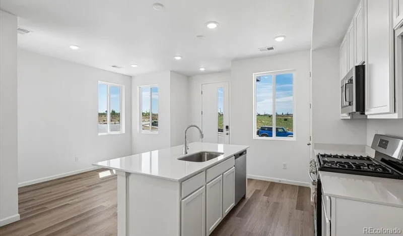 21371 E 67th Avenue Aurora CO 80019 | MLS #REC2108687 08182026195649 800 5