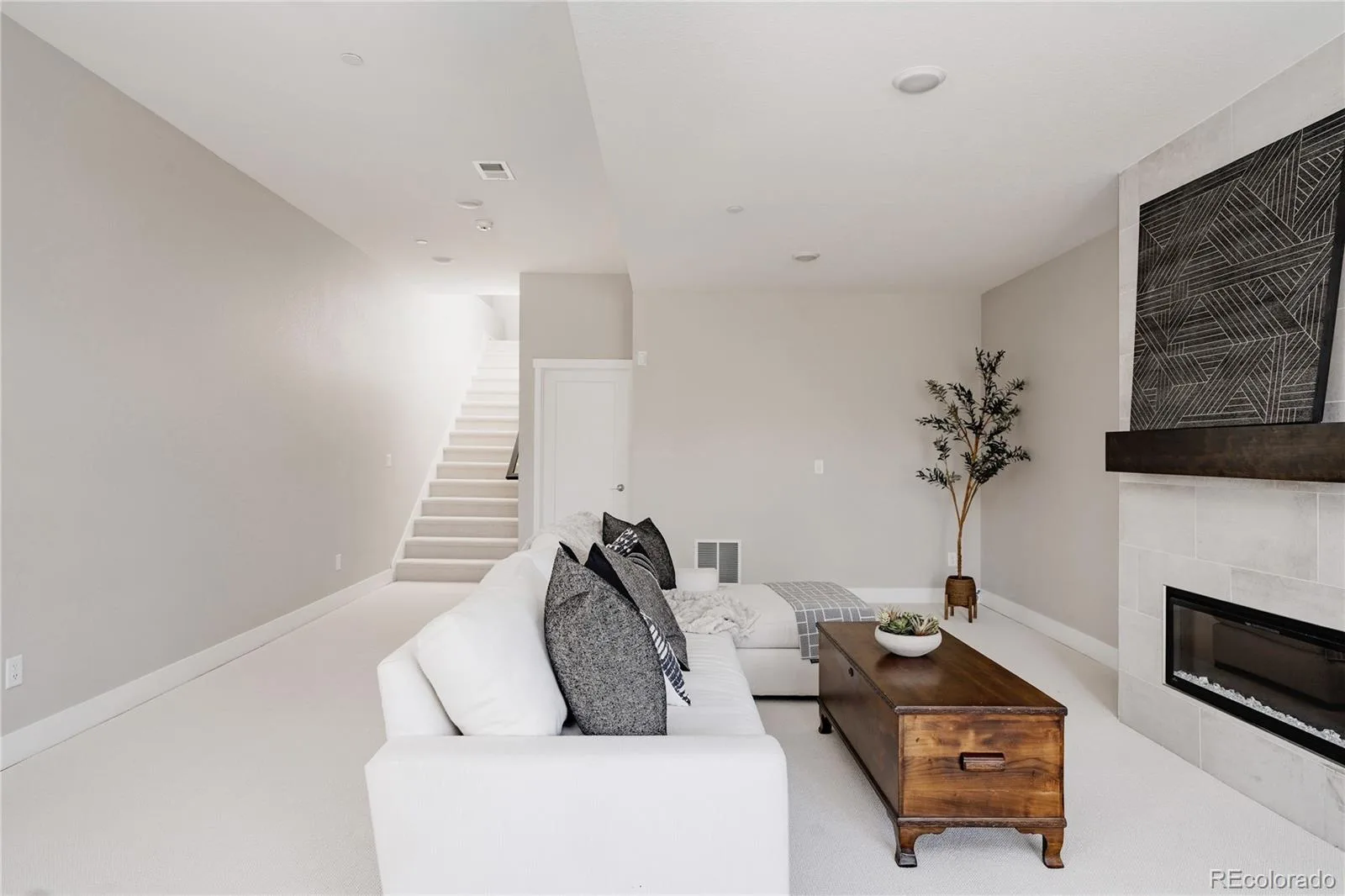 7018 Homeplace Street Castle Rock CO 80108 | MLS #REC2109781 08162026202141 1600 33