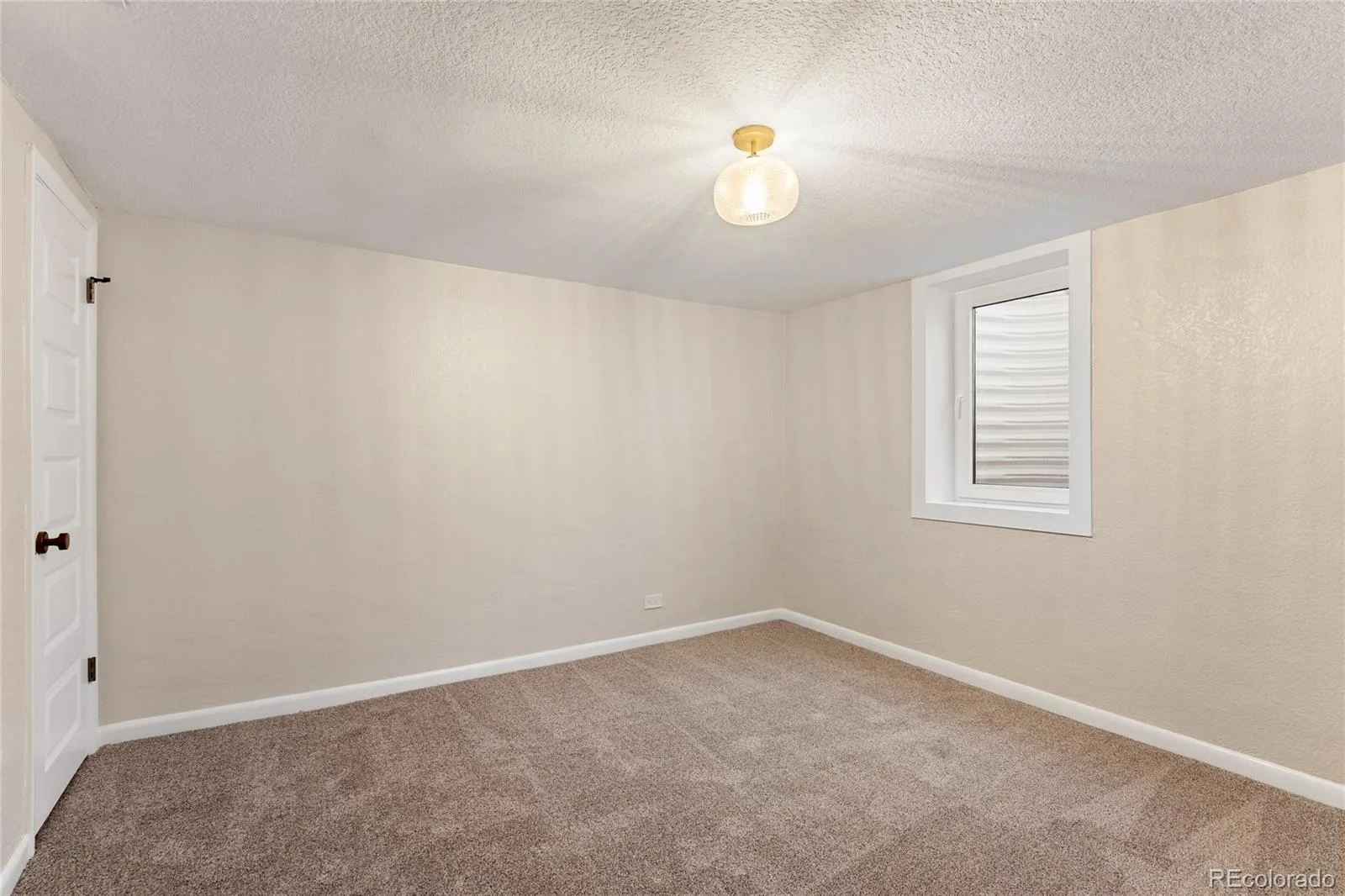 2150 N Monaco Street Parkway Denver CO 80207 | MLS #REC2111351 10012026011122 1600 37