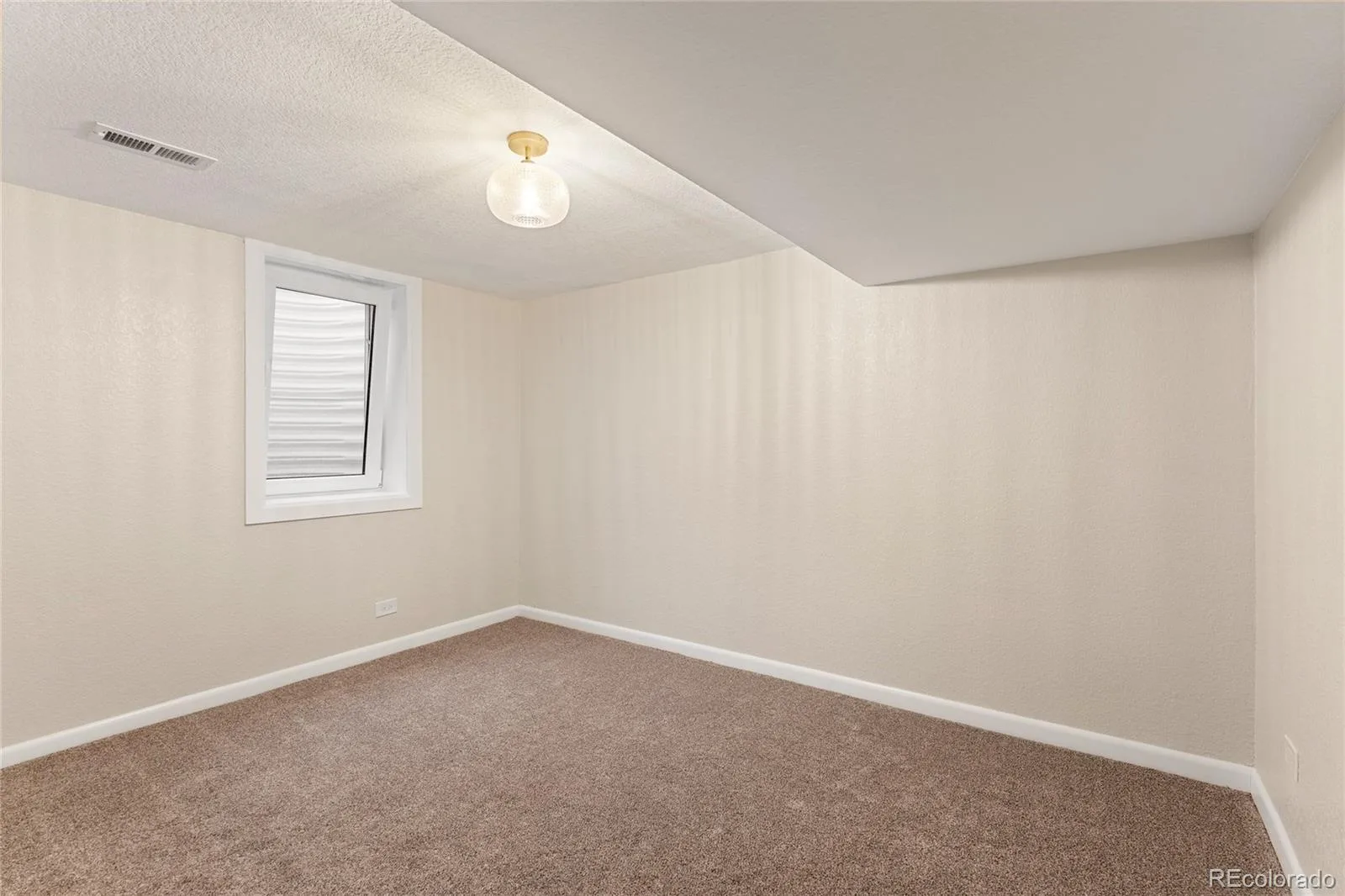 2150 N Monaco Street Parkway Denver CO 80207 | MLS #REC2111351 10012026011122 1600 38