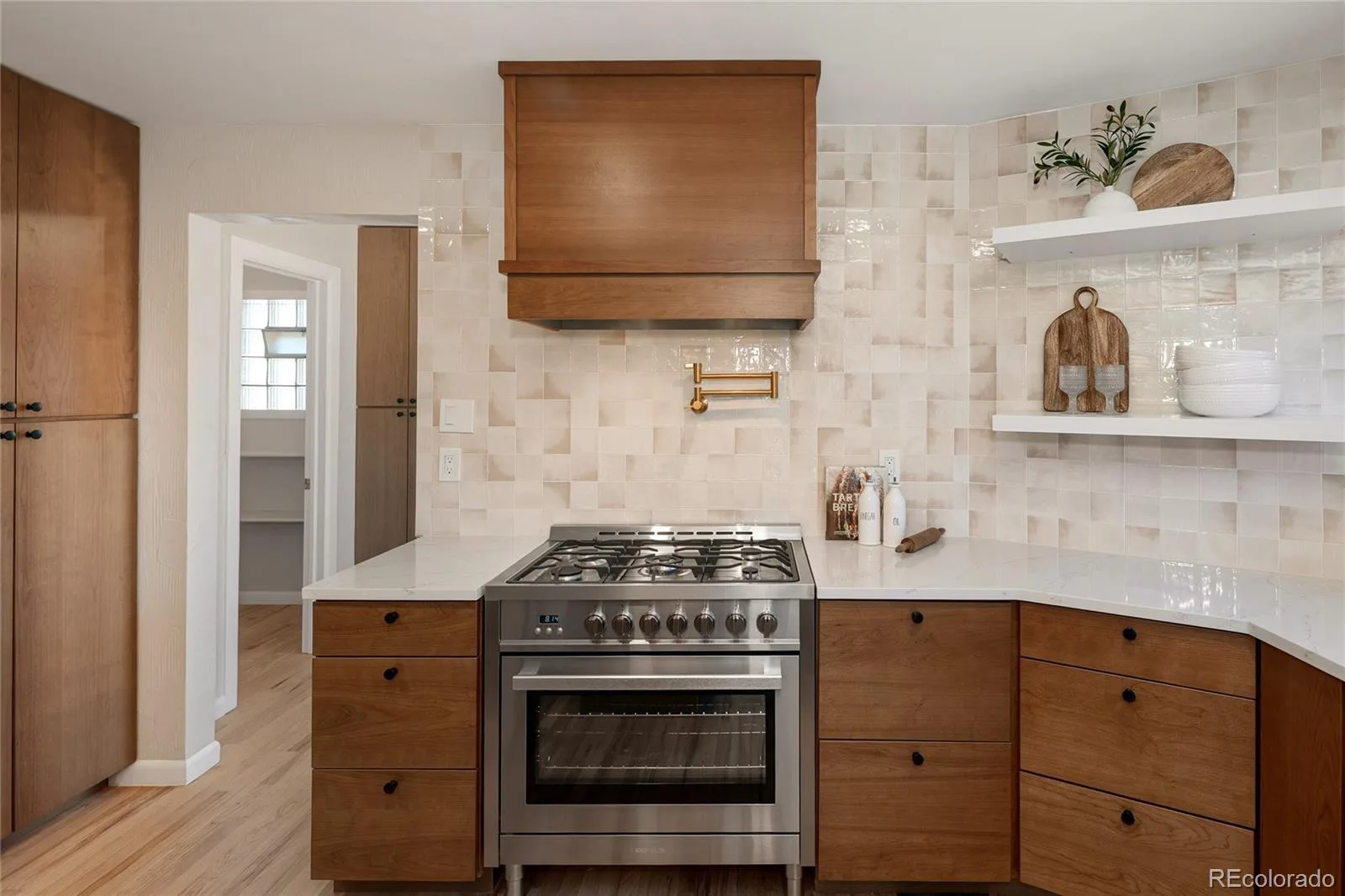 2150 N Monaco Street Parkway Denver CO 80207 | MLS #REC2111351 10012026011122 1600 6