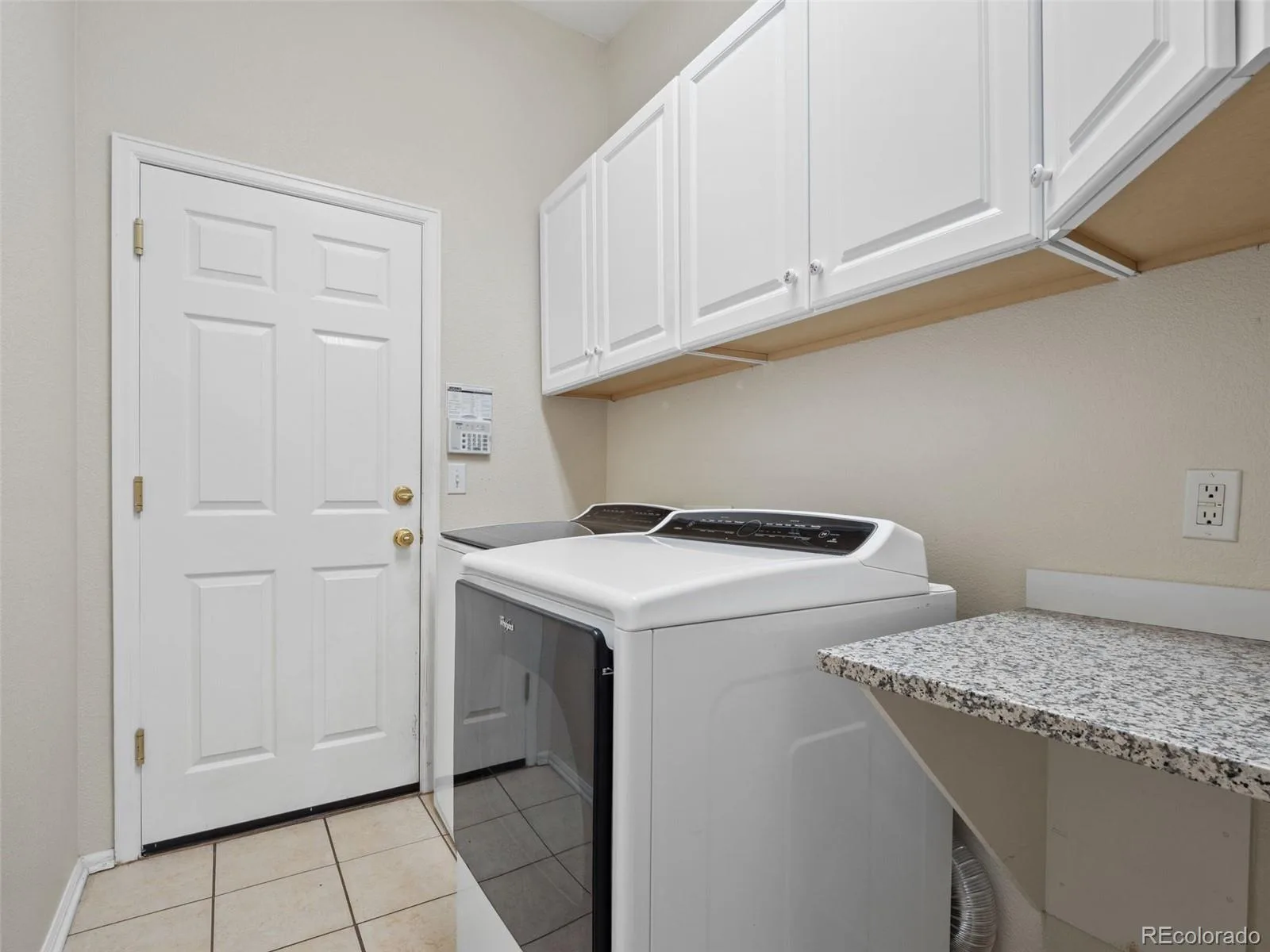 2392 S Oswego Street Aurora CO 80014 MLS #REC2111686 06102026204140 1600 21