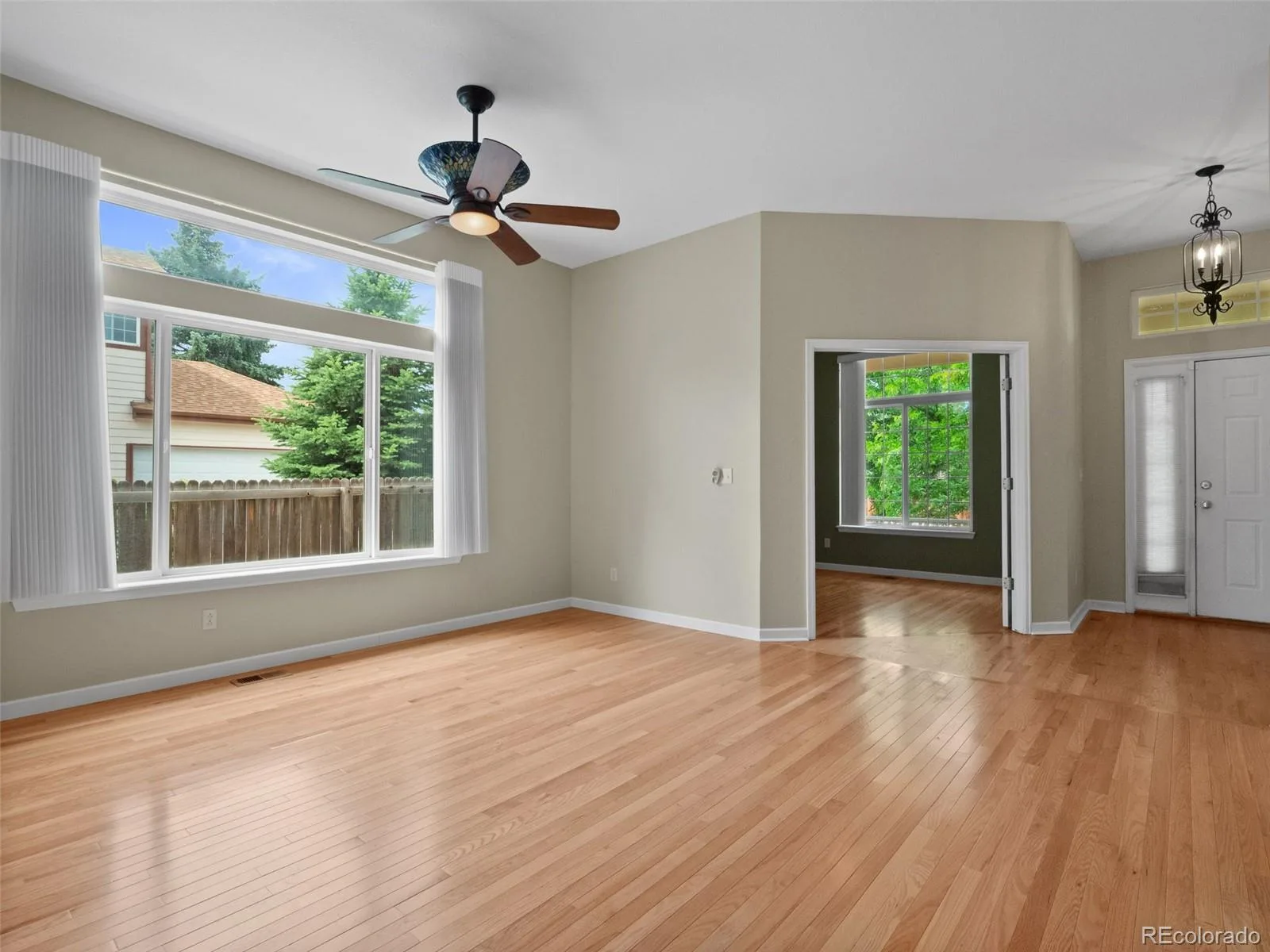 2392 S Oswego Street Aurora CO 80014 MLS #REC2111686 06102026204140 1600 4